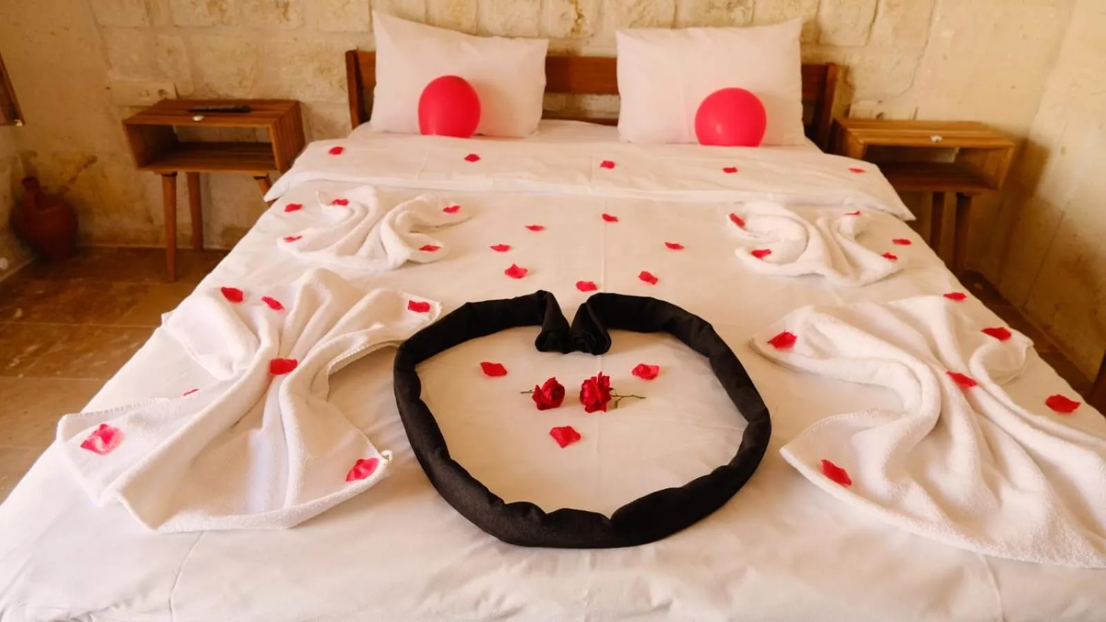 Bed in Lavinia Cappadocia Cave