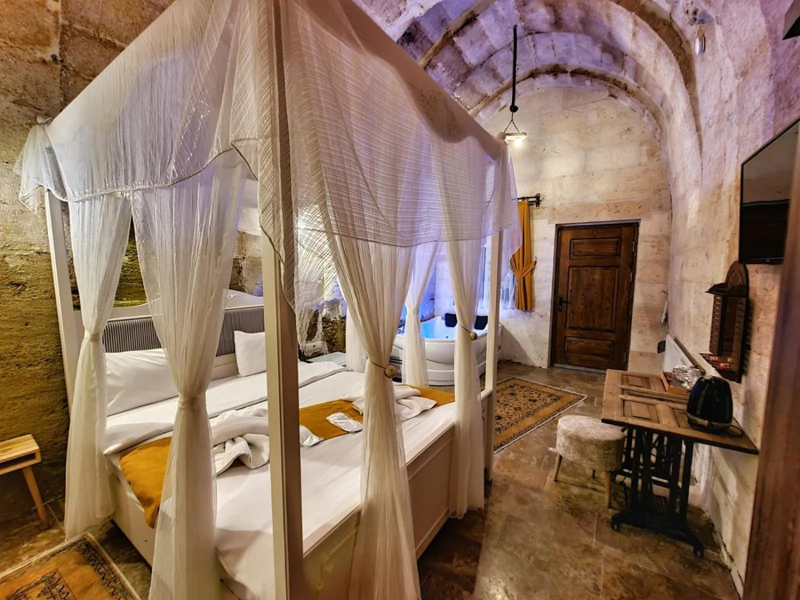 Bed in Lavinia Cappadocia Cave