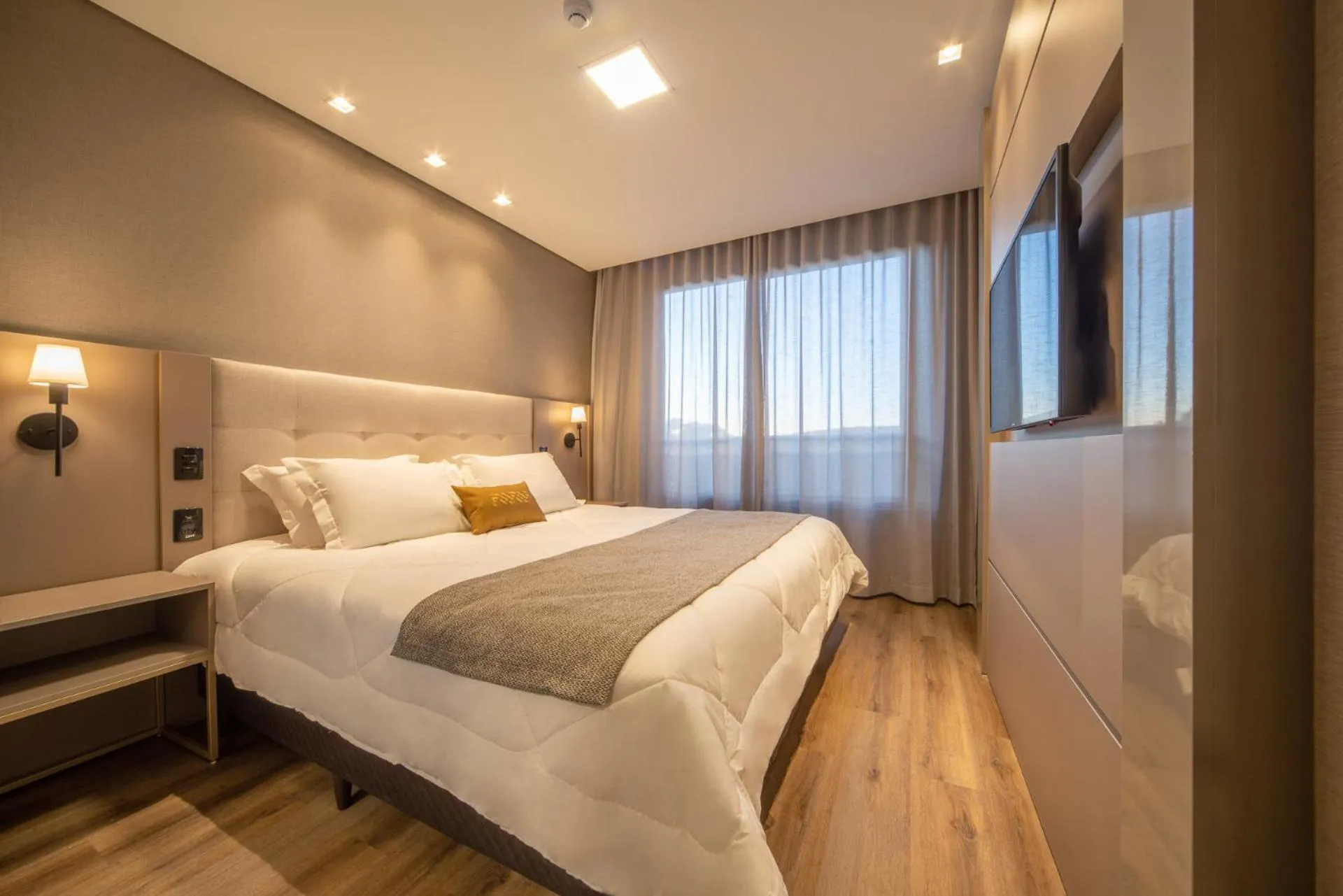 Bed in Chateau Laghetto Collection Oficial