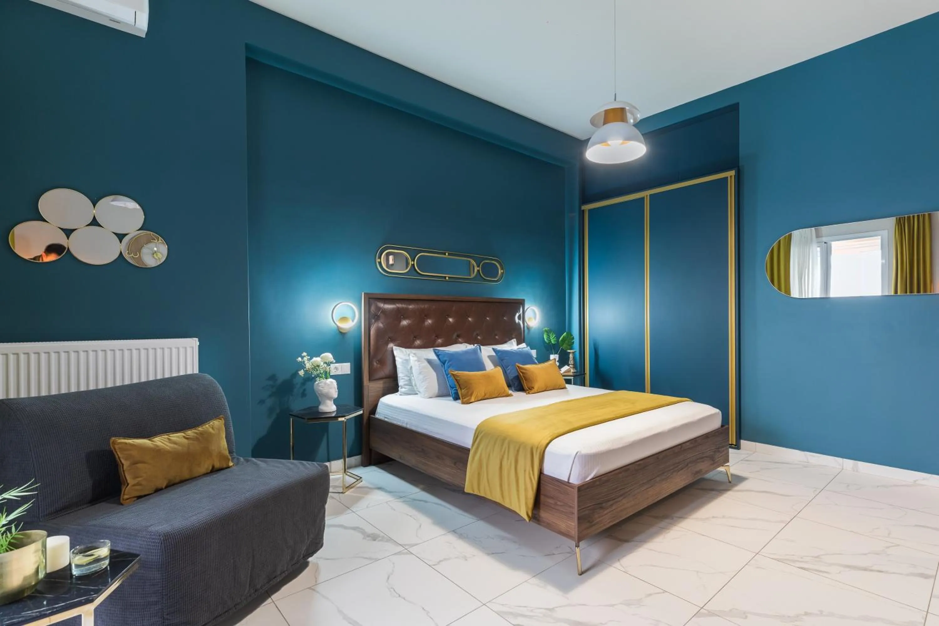 Photo of the whole room, Bed in Black Onyx Comfort Suites - Elegant Stay- City Center Next to Airport Bus