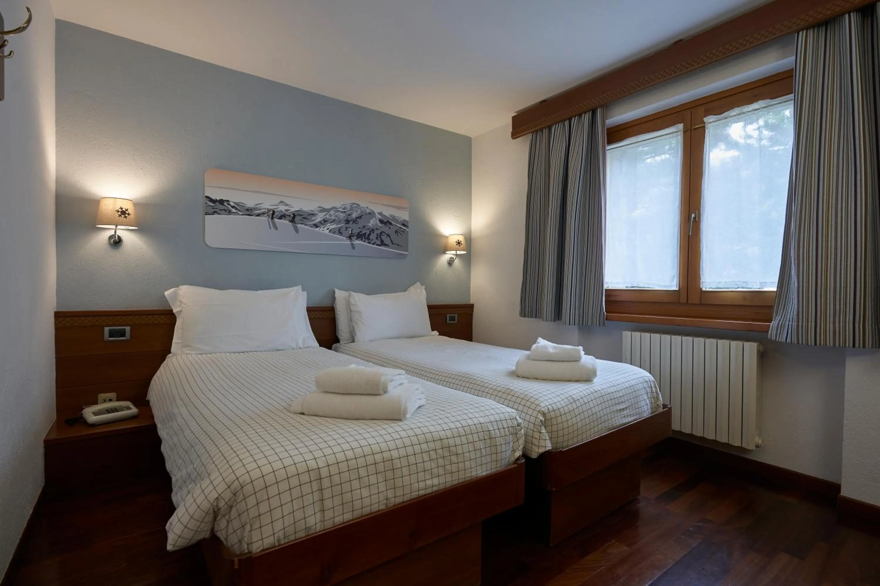 Photo of the whole room, Bed in Hotel Walser Courmayeur