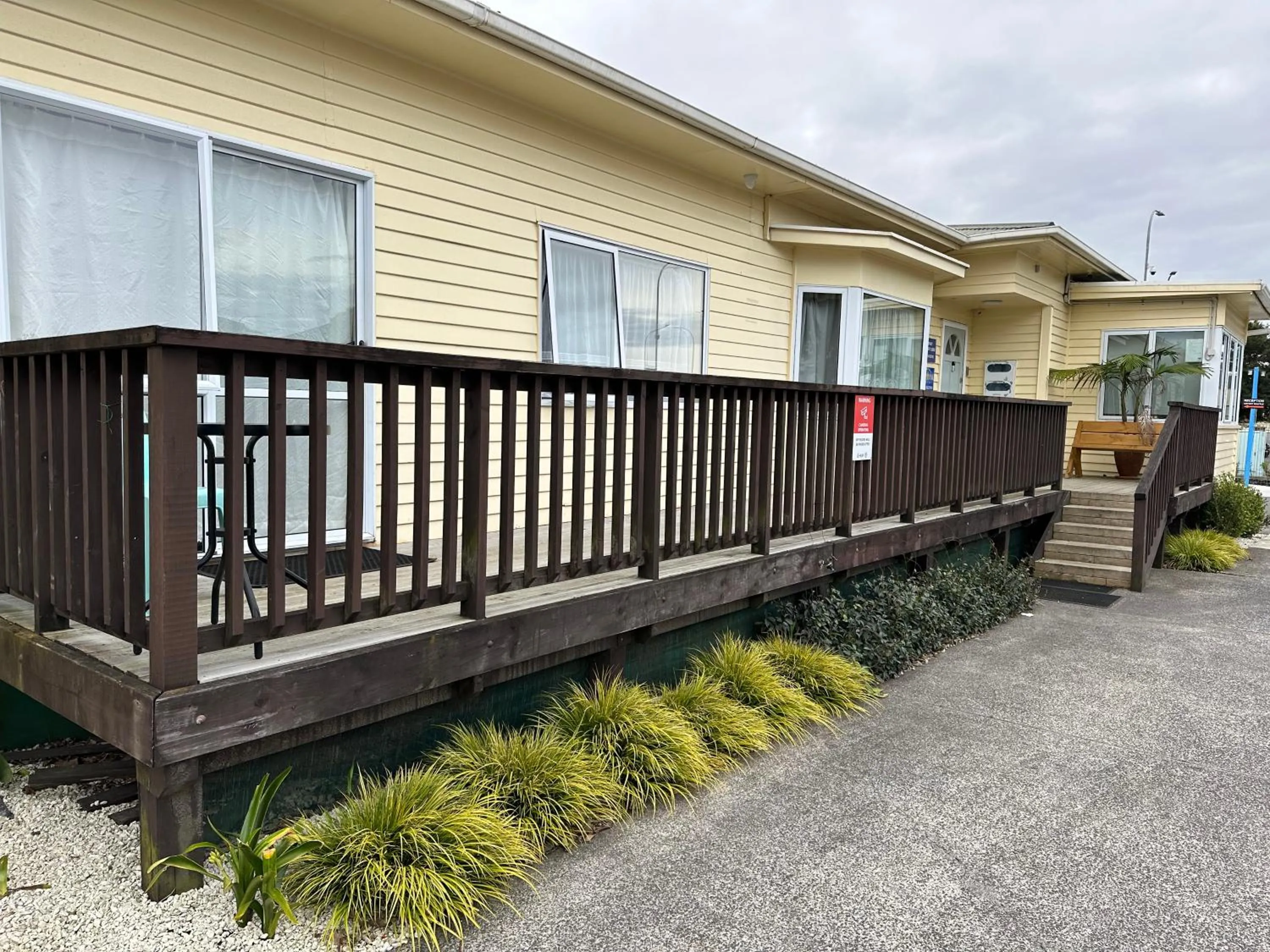 Airport Westney Lodge