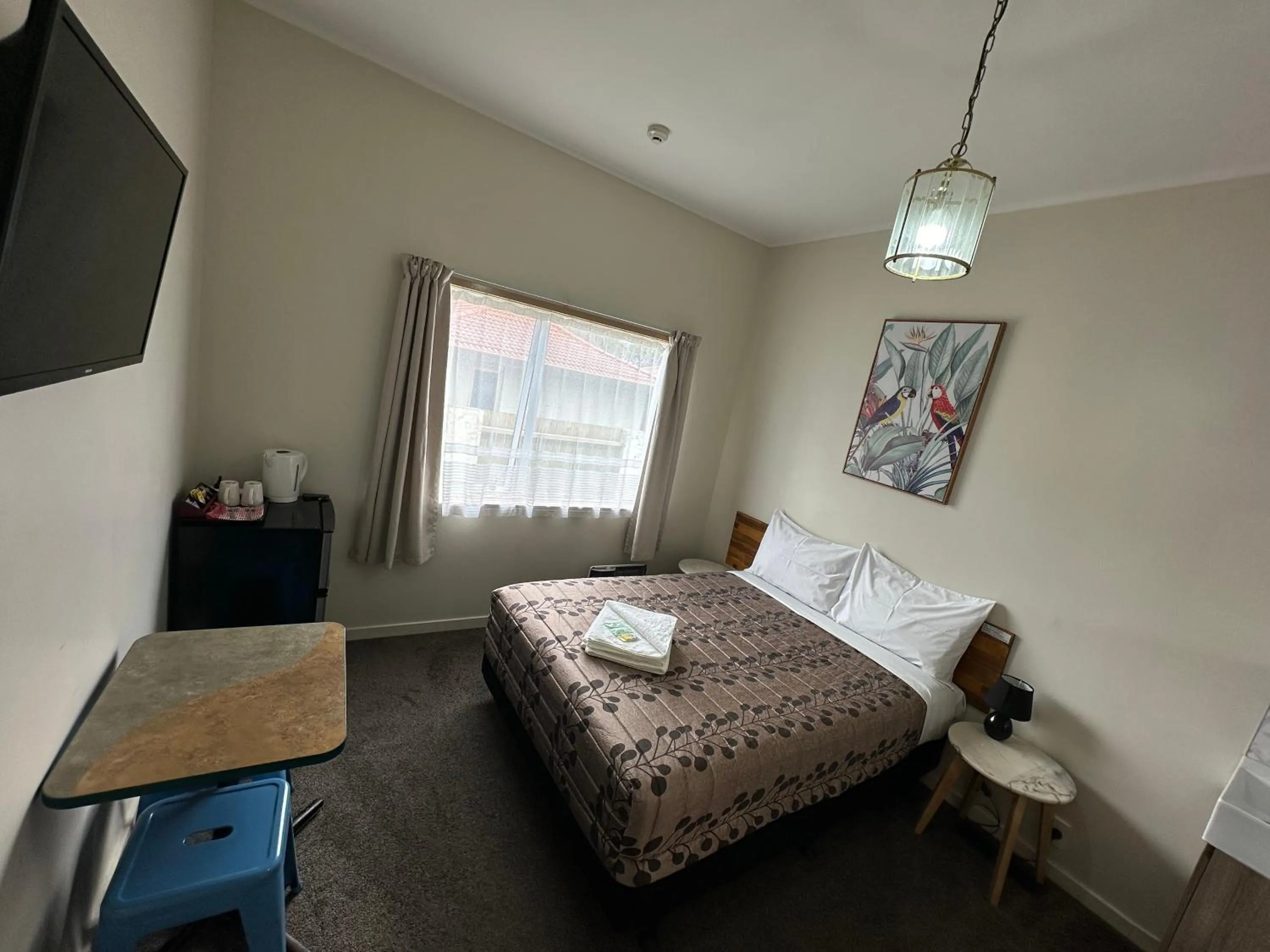 Bed in Airport Westney Lodge