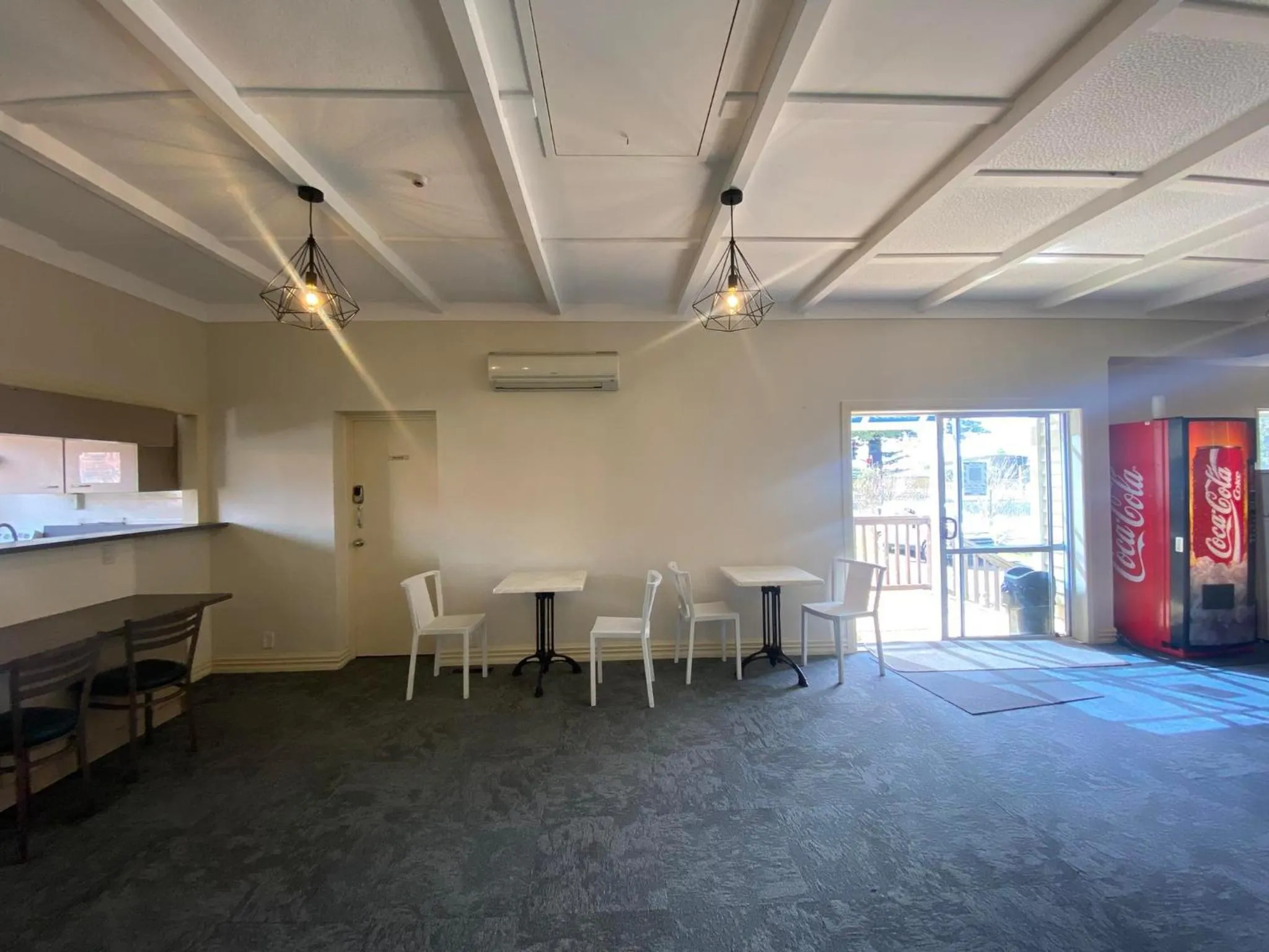 Airport Westney Lodge