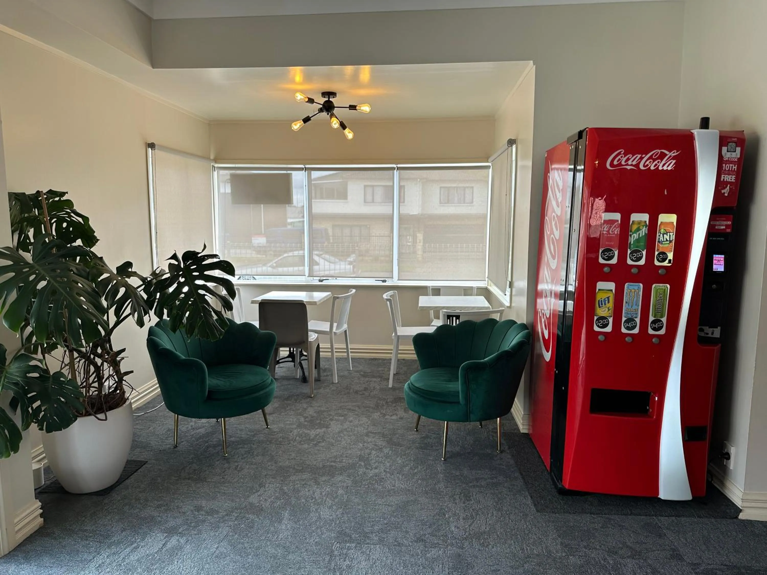 Airport Westney Lodge