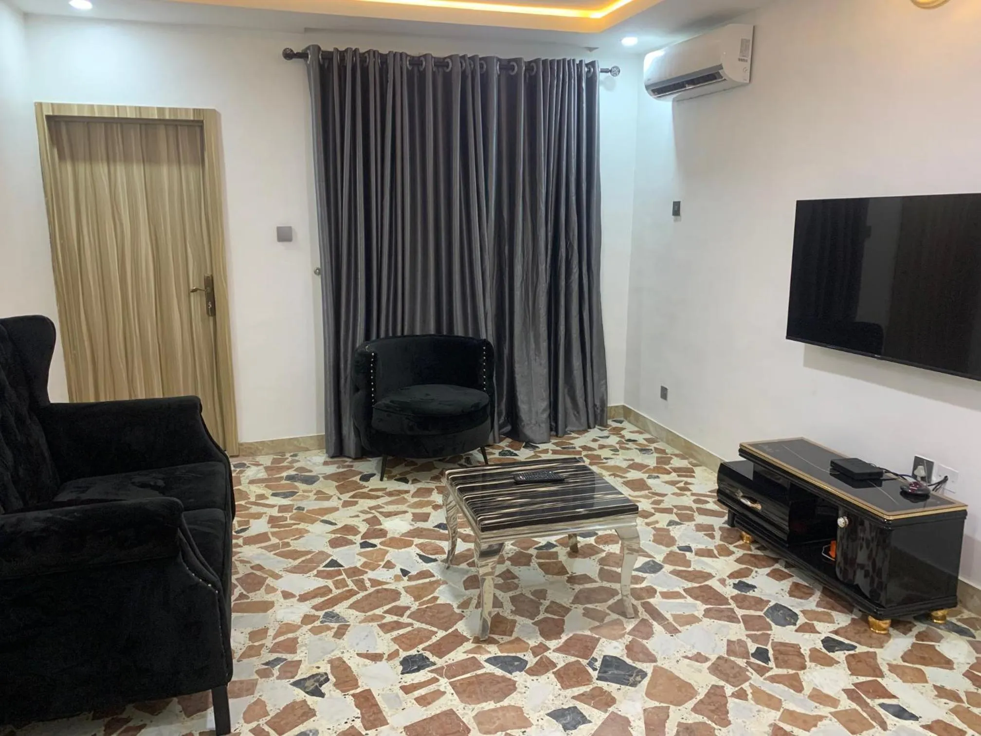 Weena Hotel & Resort