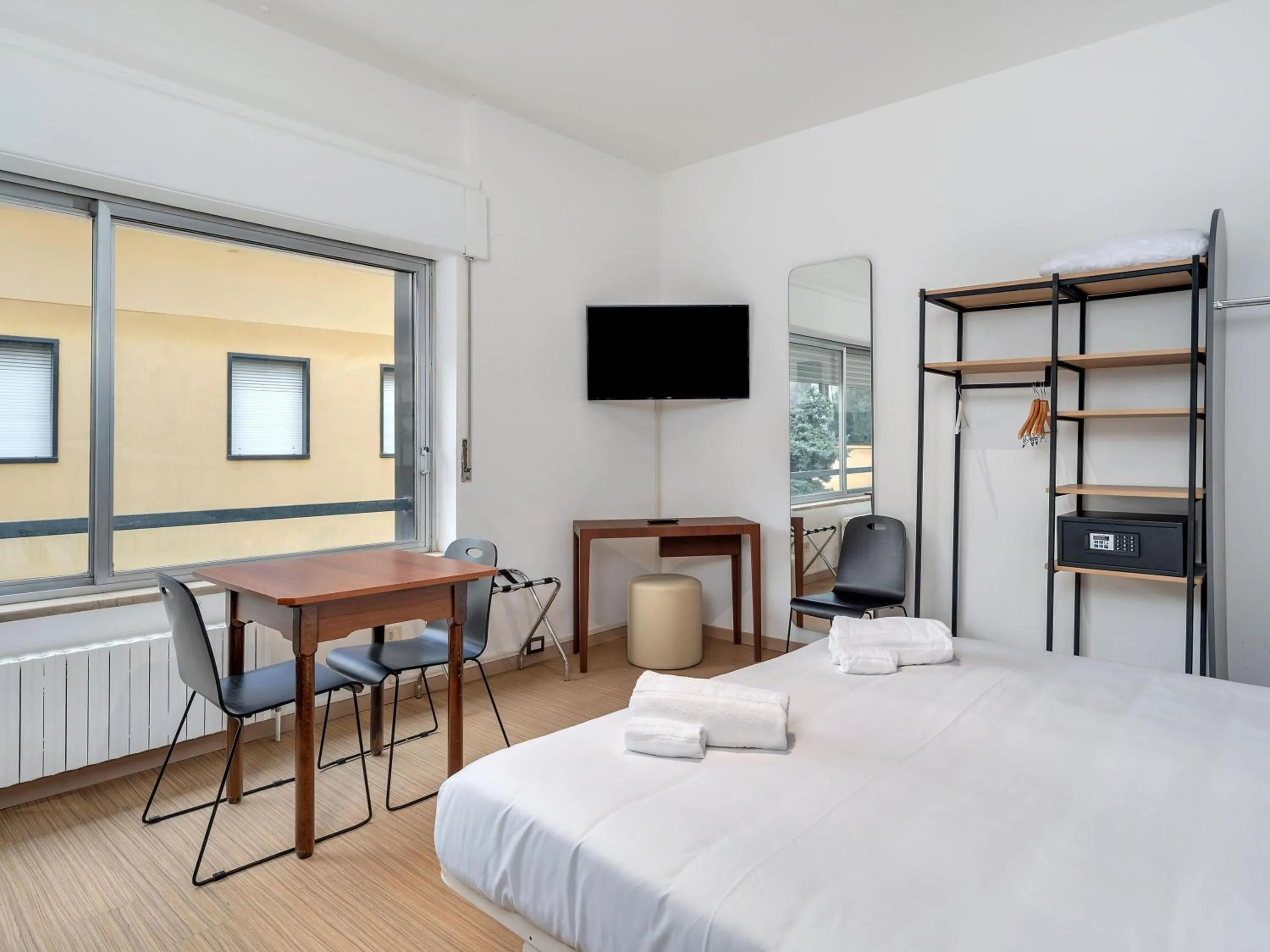 Photo of the whole room, Bed in B&B HOTEL Milano Ornato