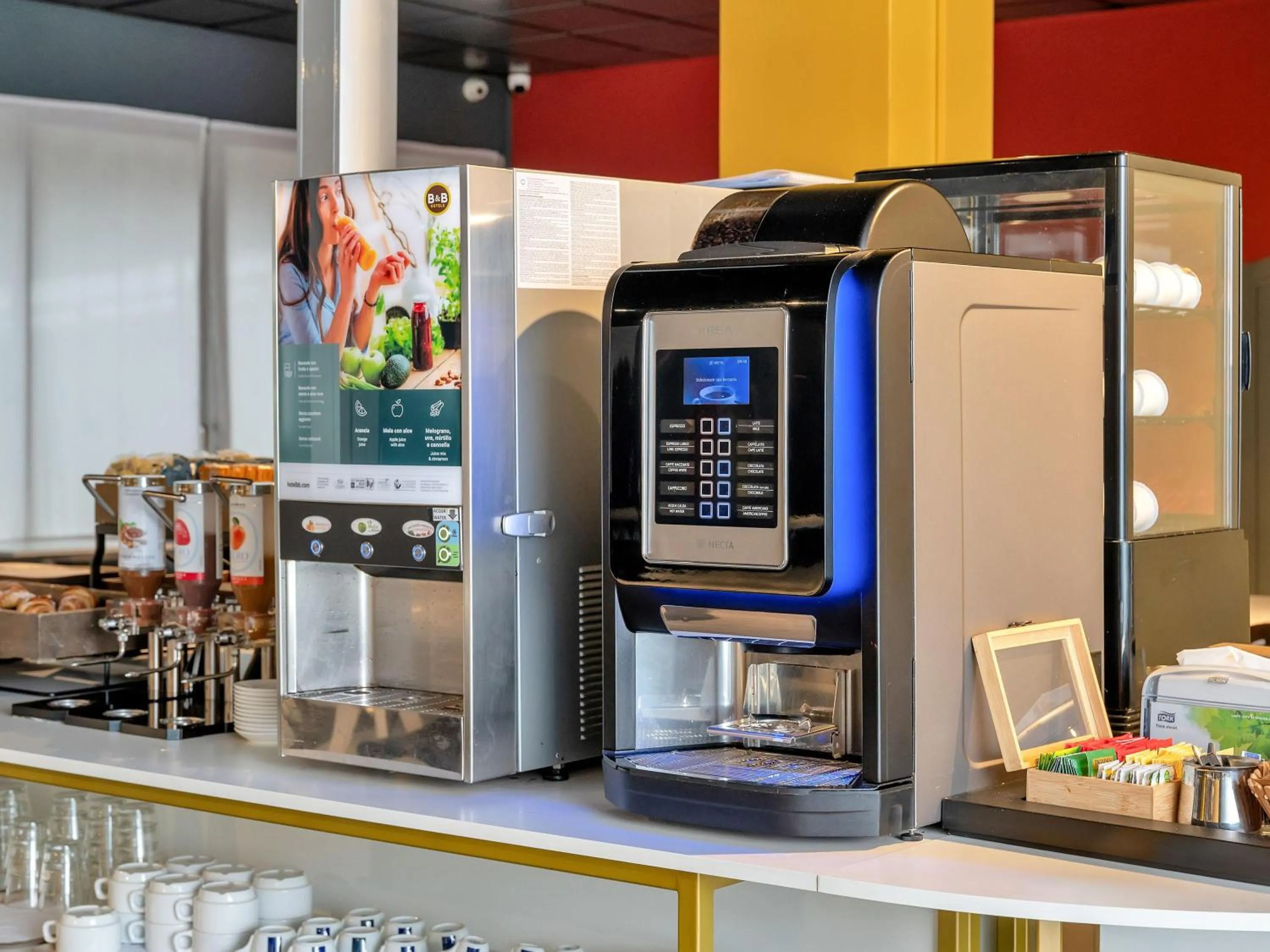 Restaurant/places to eat in B&B HOTEL Milano Ornato