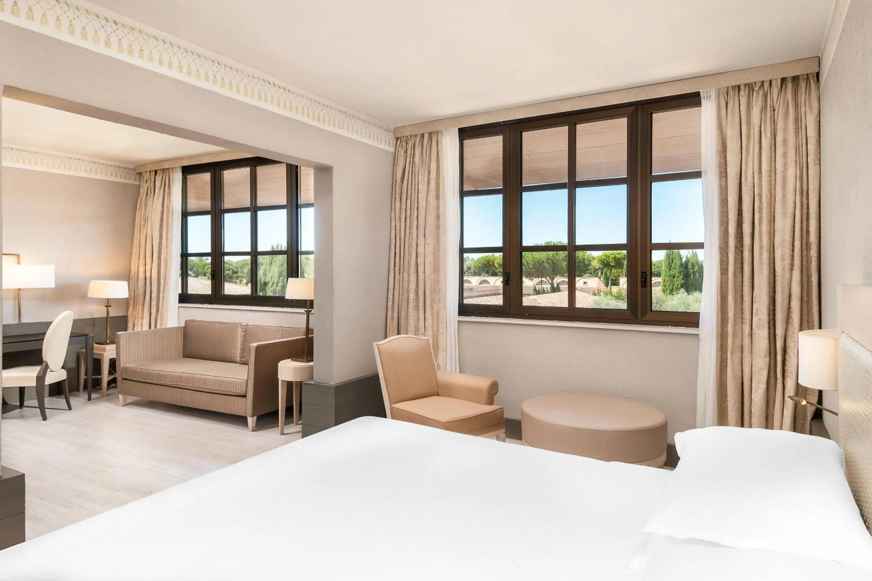 Bedroom, Bed in Sheraton Rome Parco de Medici