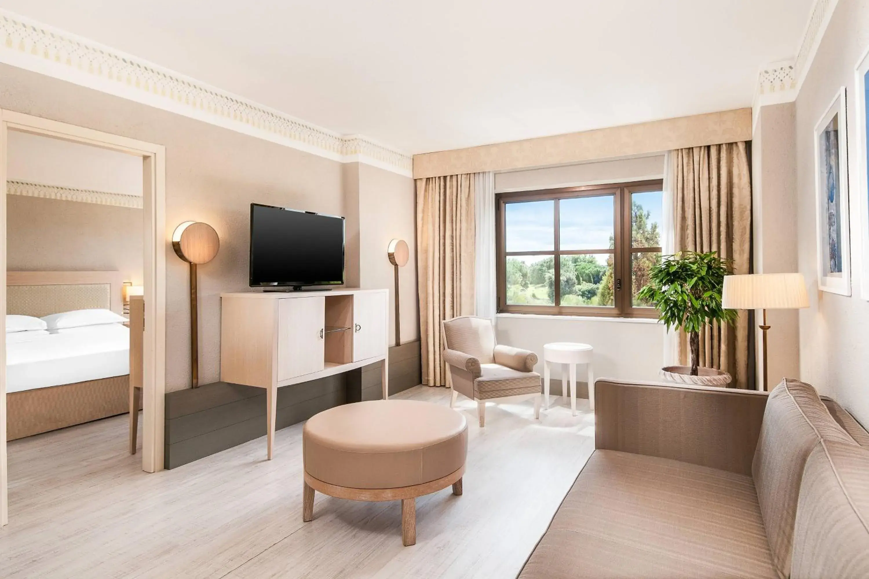 One-Bedroom Senior Executive King Suite with Garden View in Sheraton Rome Parco de Medici One-Bedroom Senior Executive King Suite with Garden View in Sheraton Rome Parco de Medici