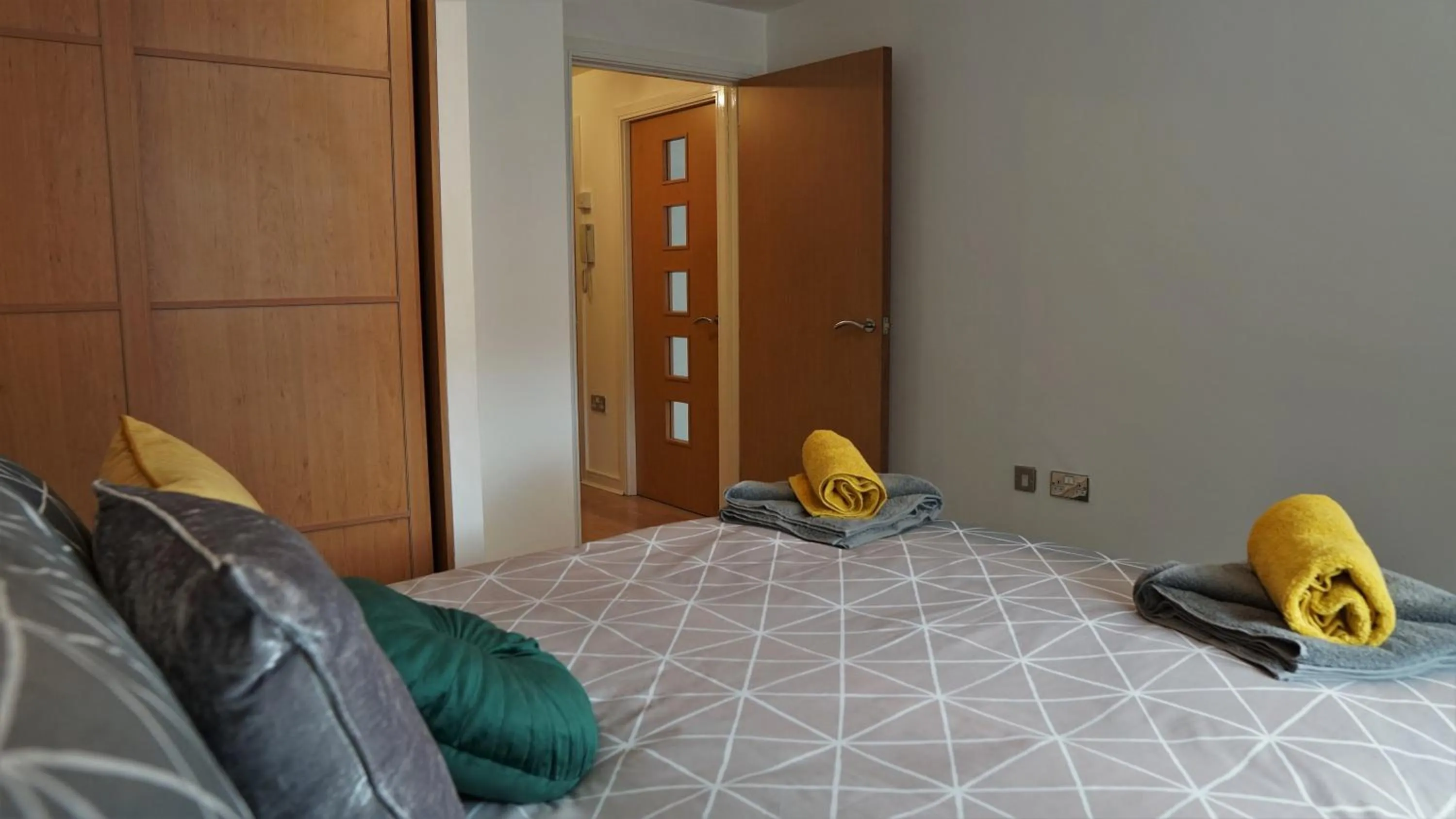 Bed in Albion Street Apartments