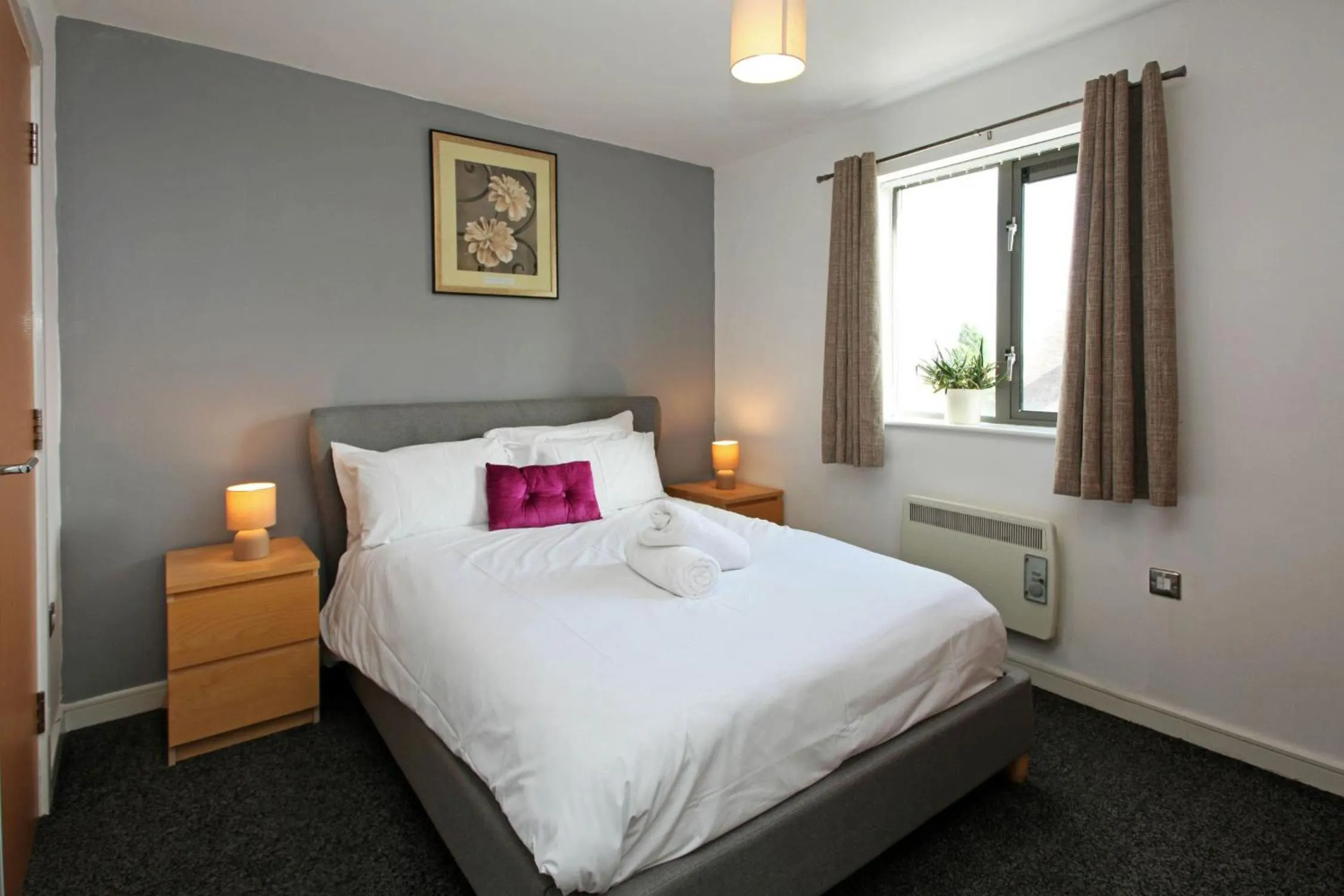 Bedroom, Bed in Albion Street Apartments