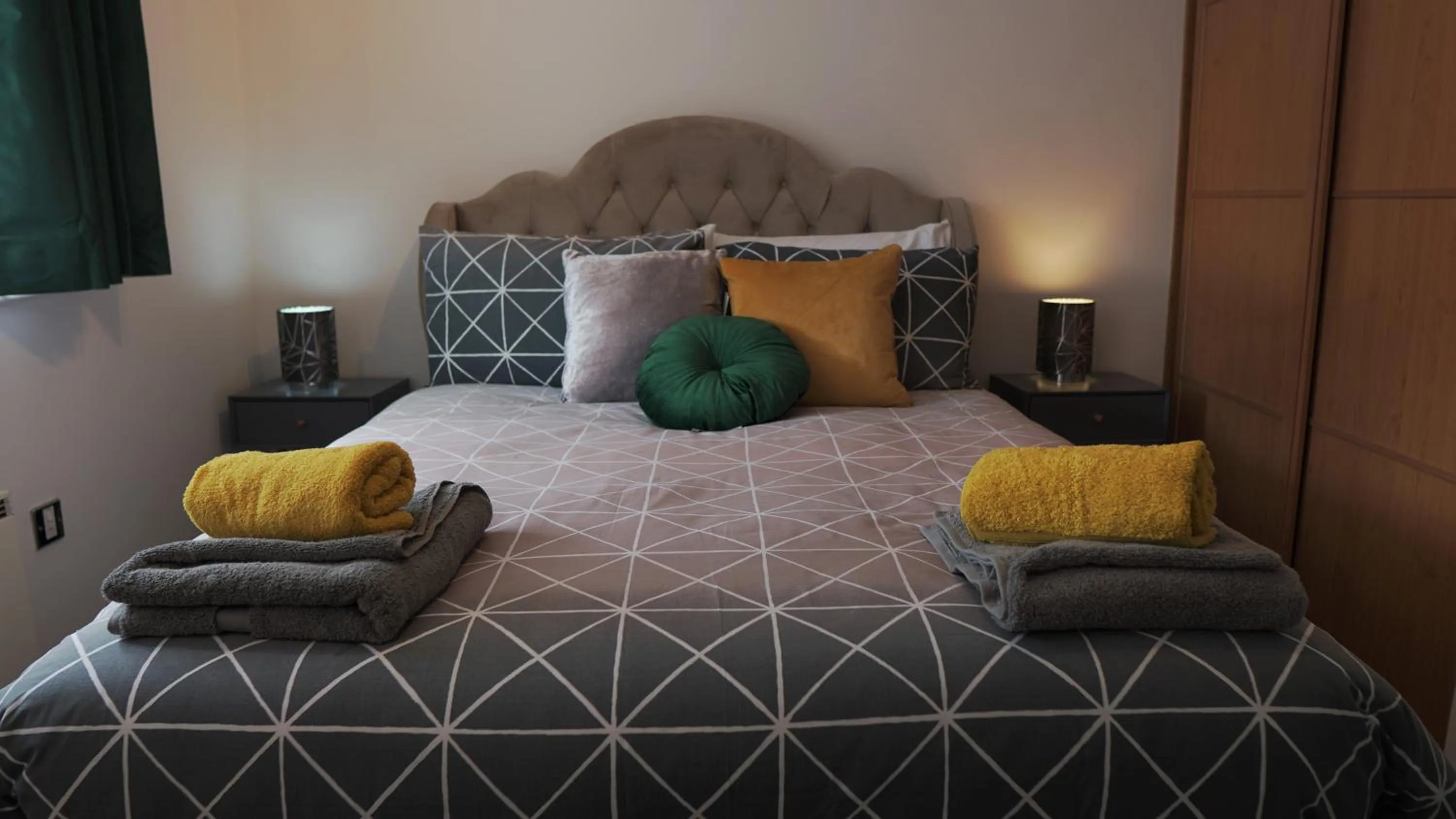 Bed in Albion Street Apartments