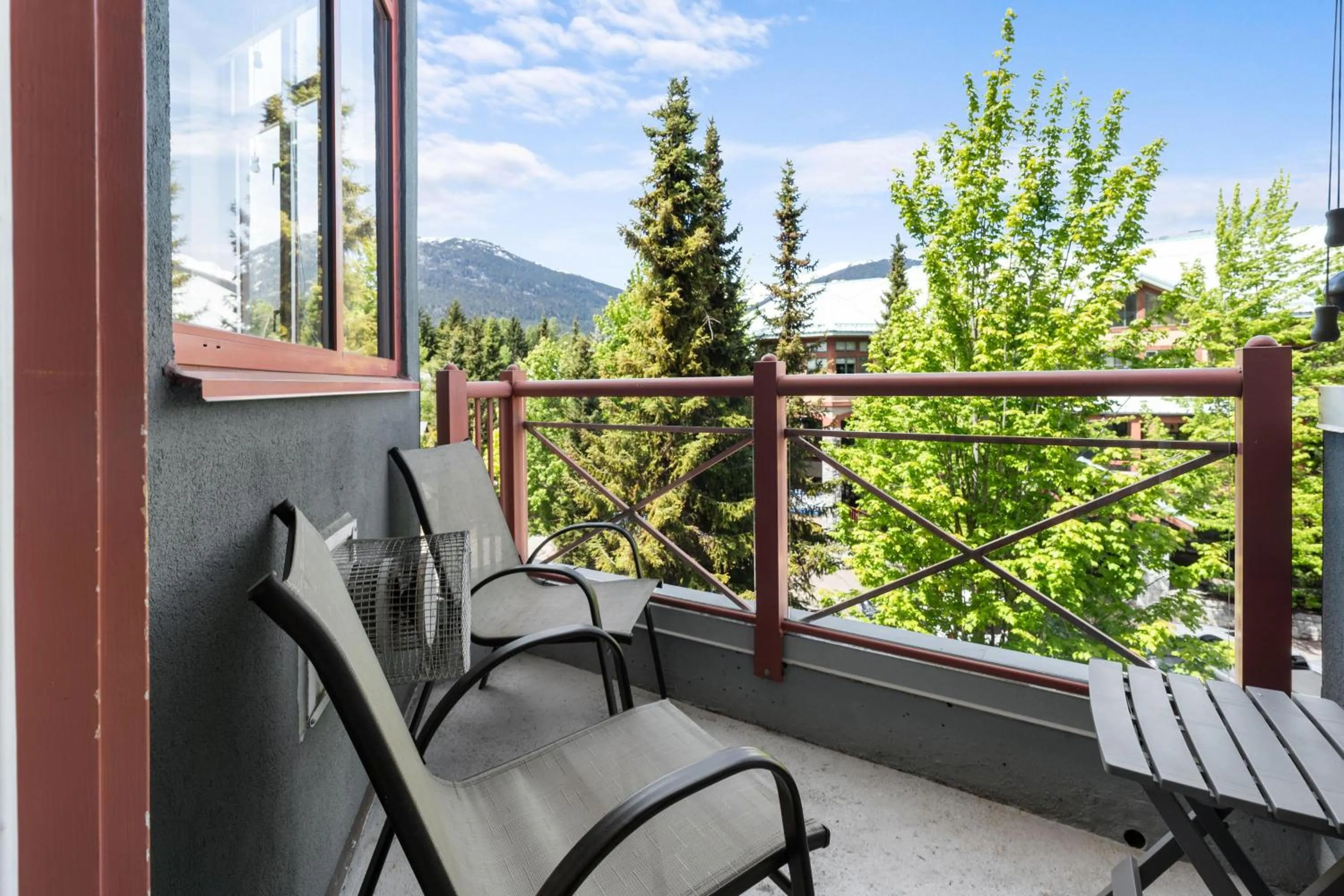 Alpenglow Lodge Family & Work Retreat by MVA