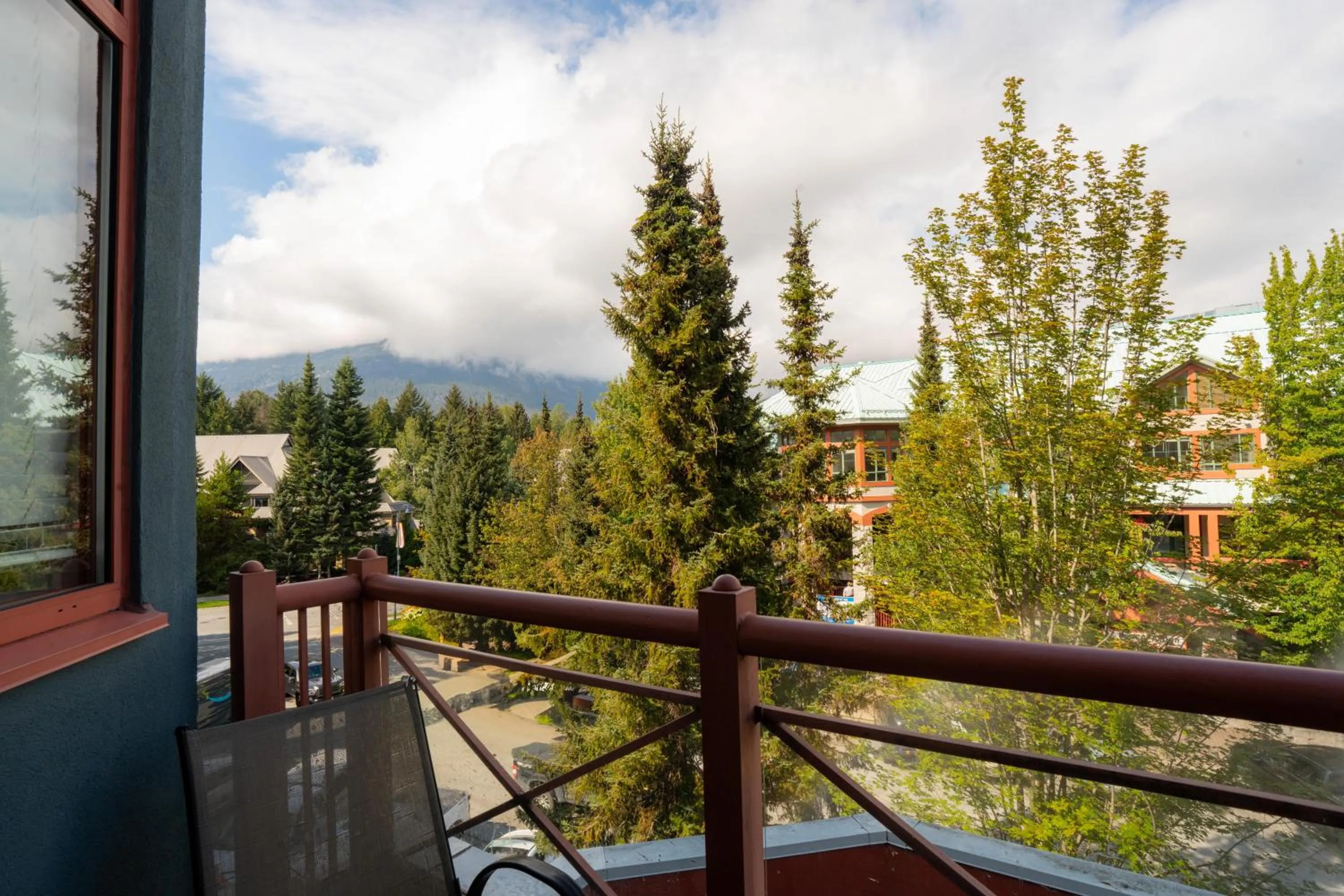 Alpenglow Lodge Family & Work Retreat by MVA