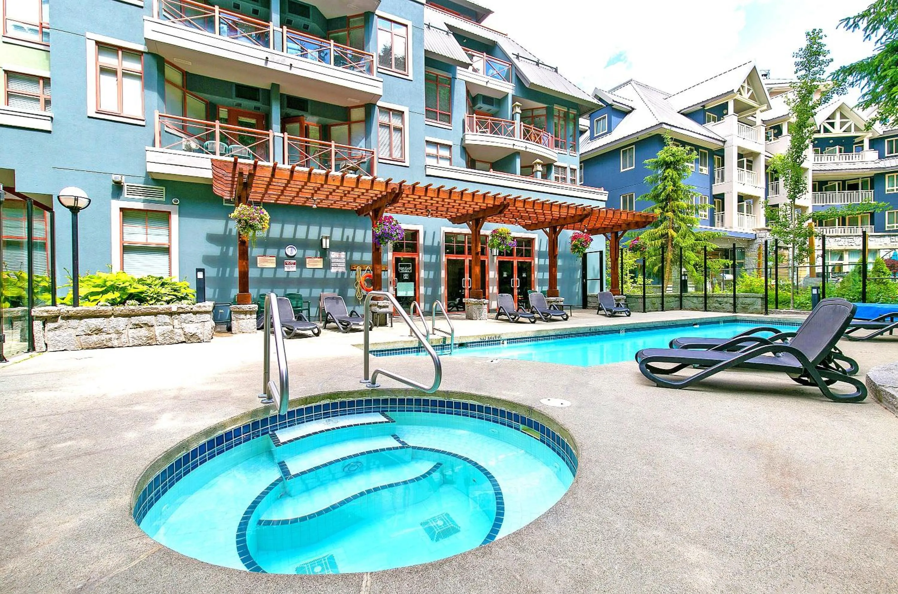 Alpenglow Lodge Family & Work Retreat by MVA