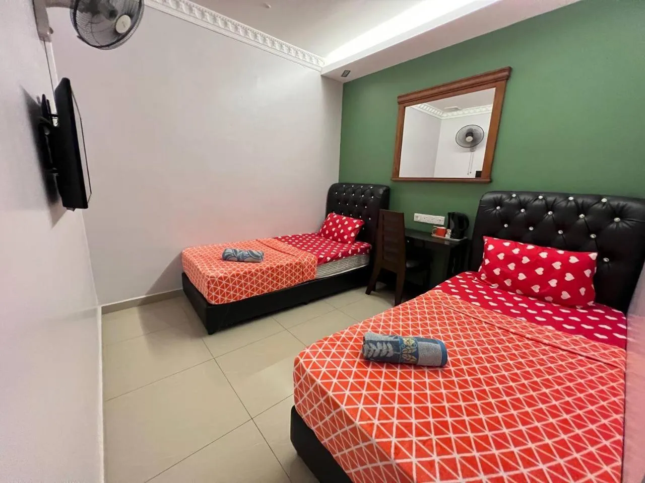 Bed in GHAZRINs DESARU