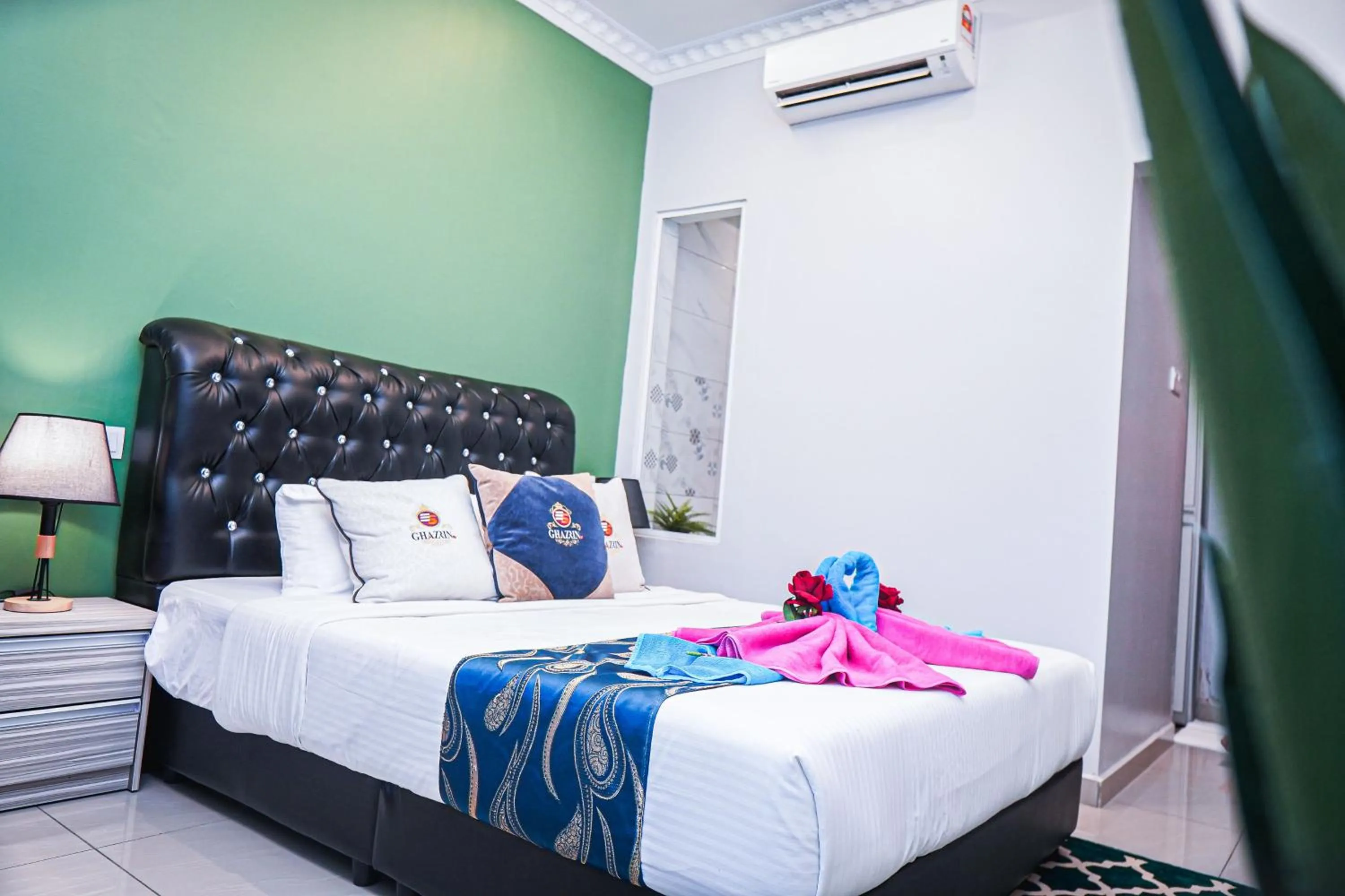 Bed in GHAZRINs DESARU