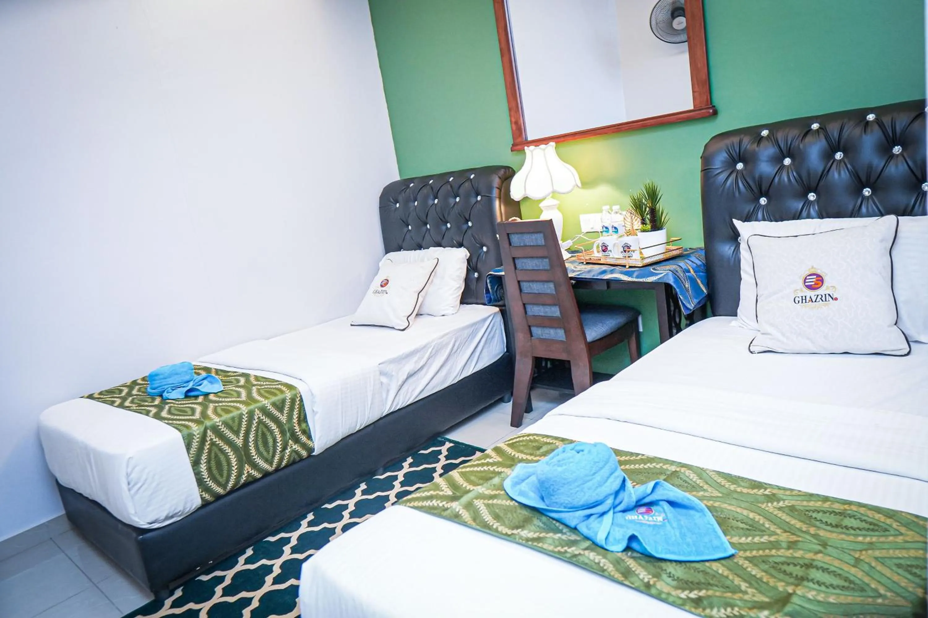 Bed in GHAZRINs DESARU