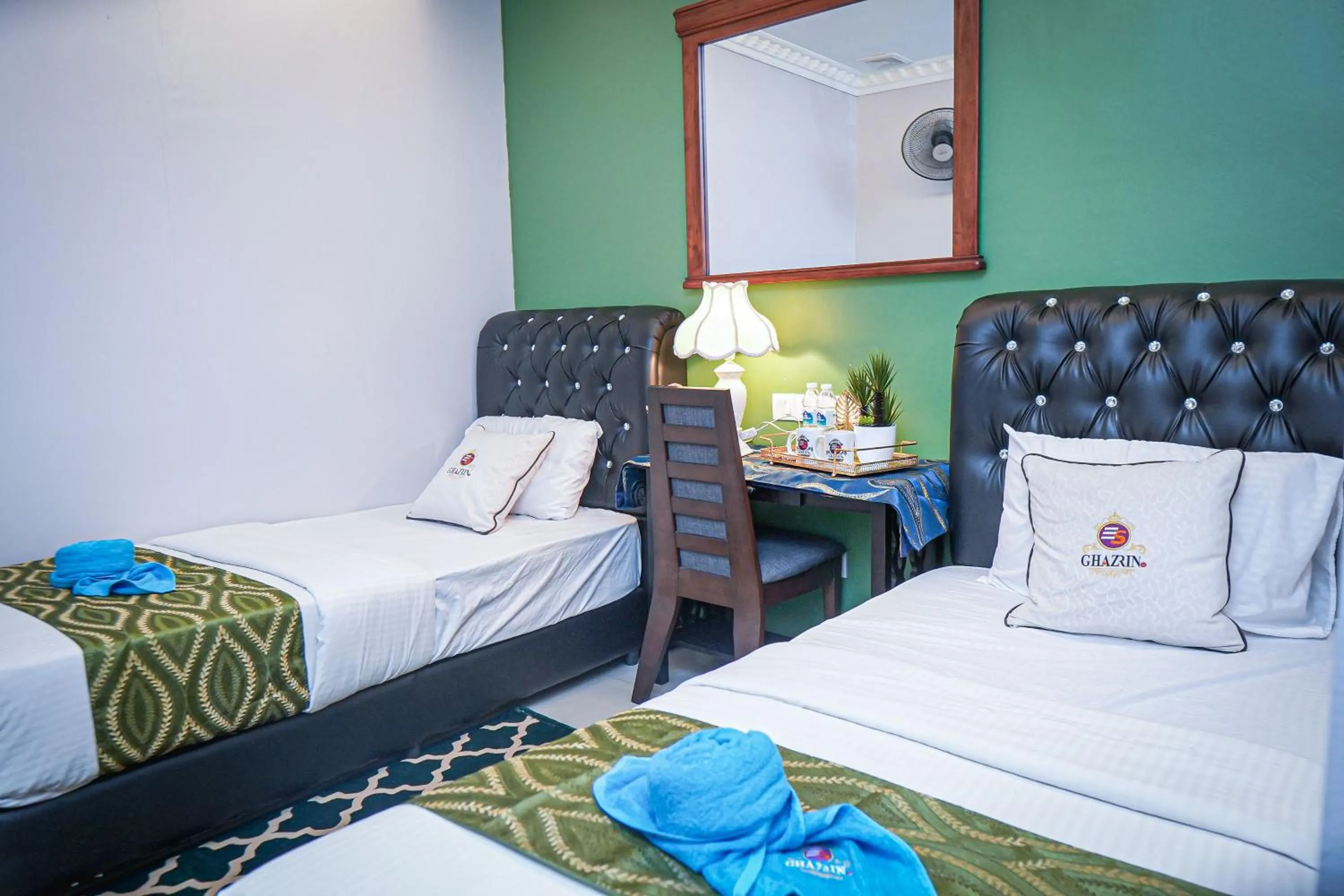 Bed in GHAZRINs DESARU