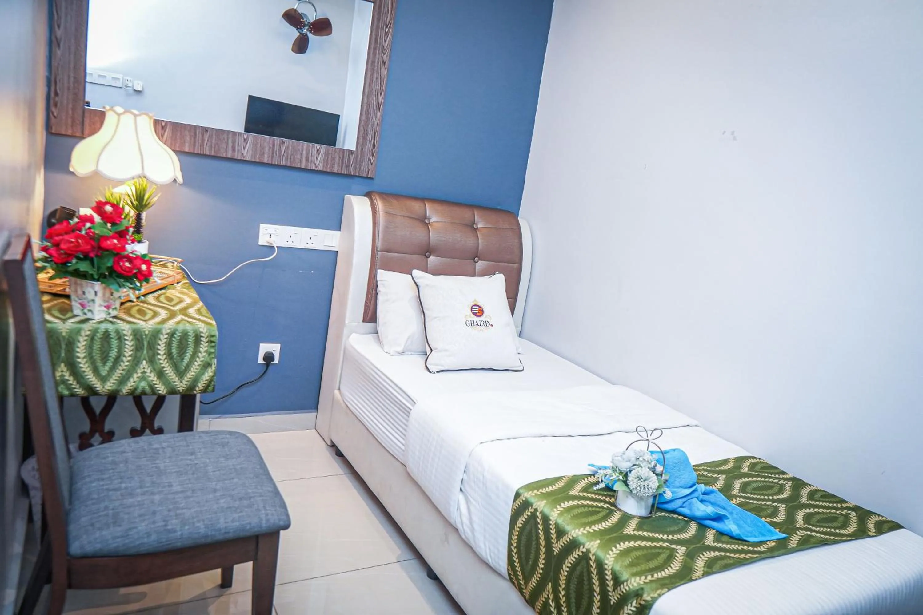 Bed in GHAZRINs DESARU