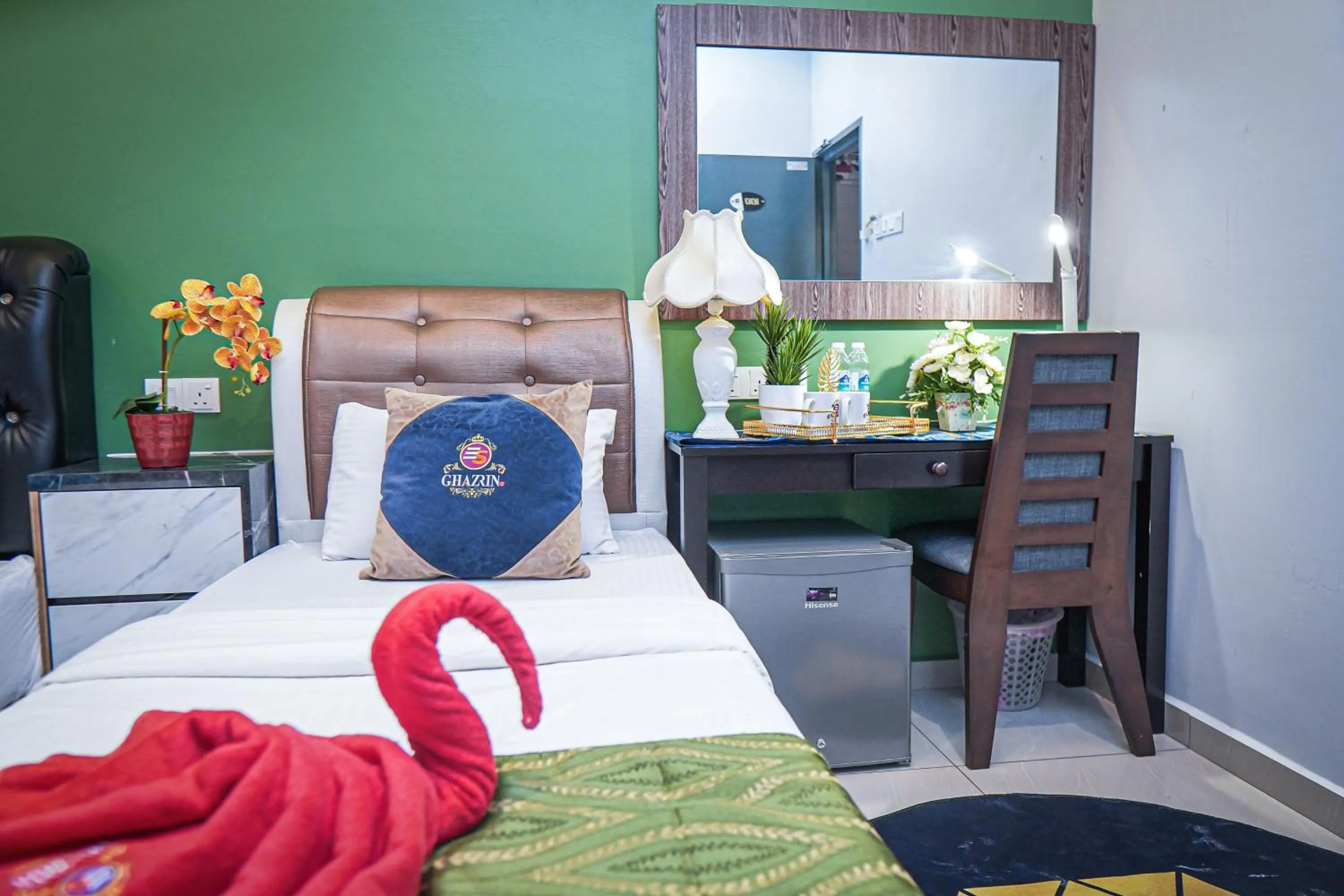 Bed in GHAZRINs DESARU