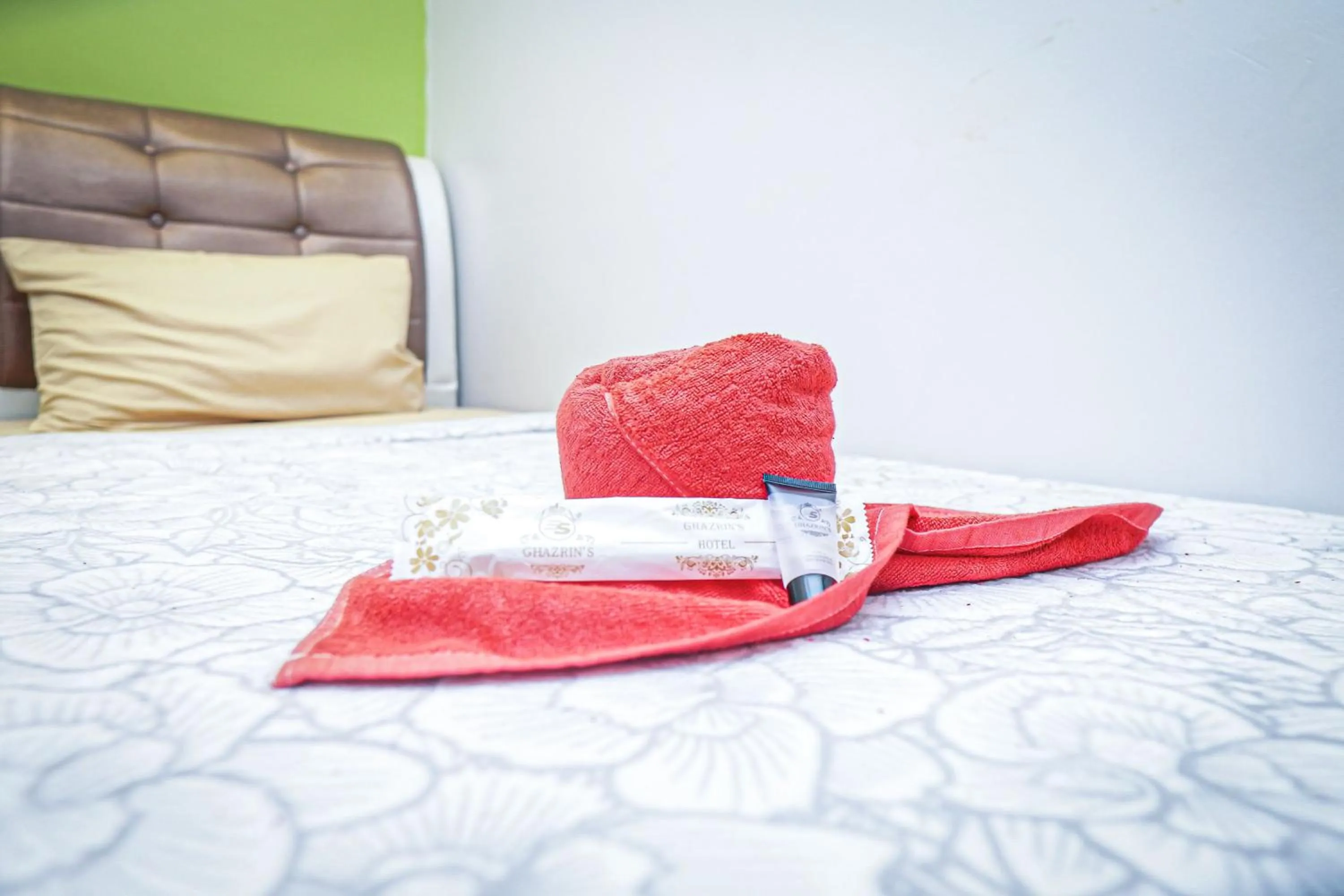 Bed in GHAZRINs DESARU