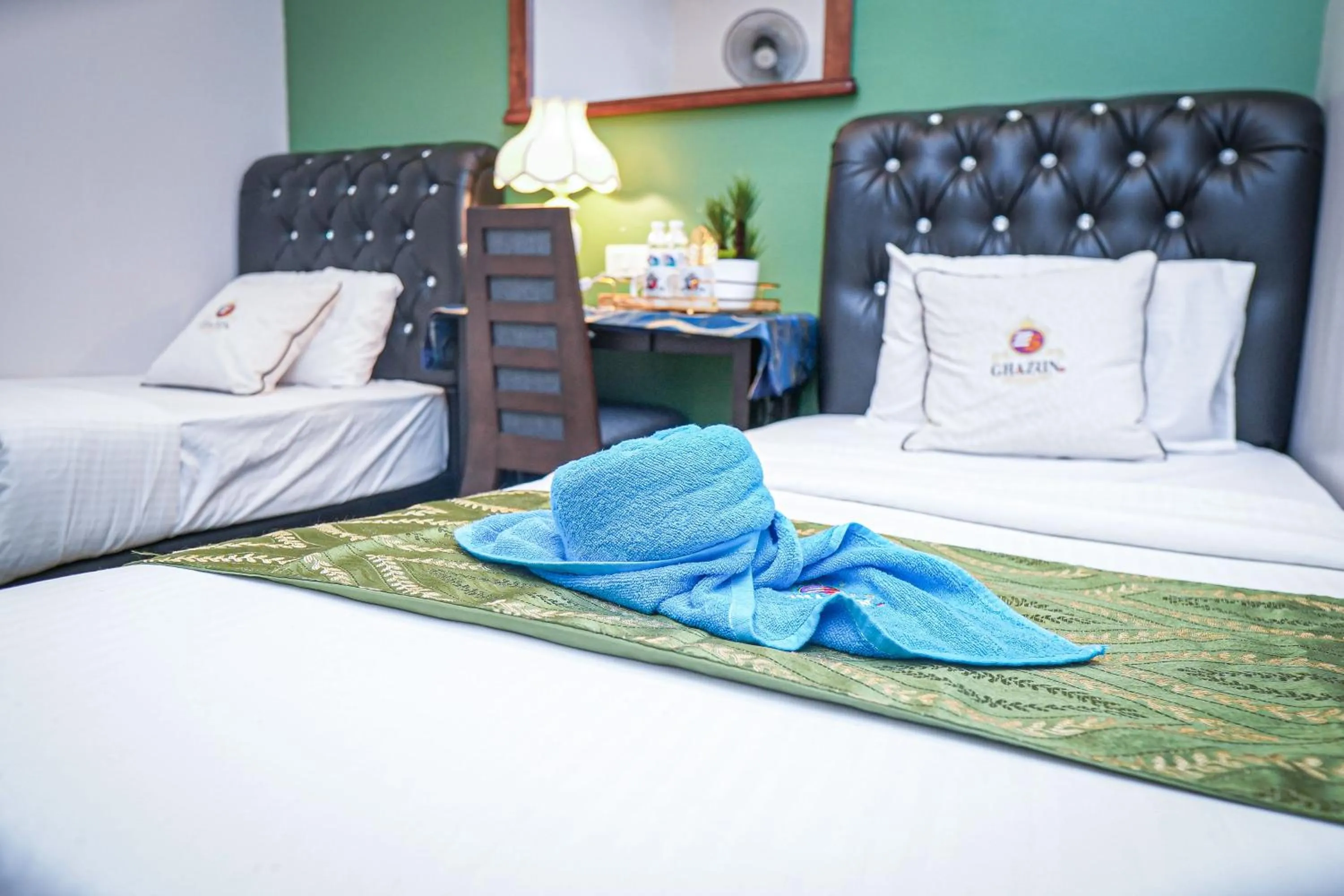 Bed in GHAZRINs DESARU