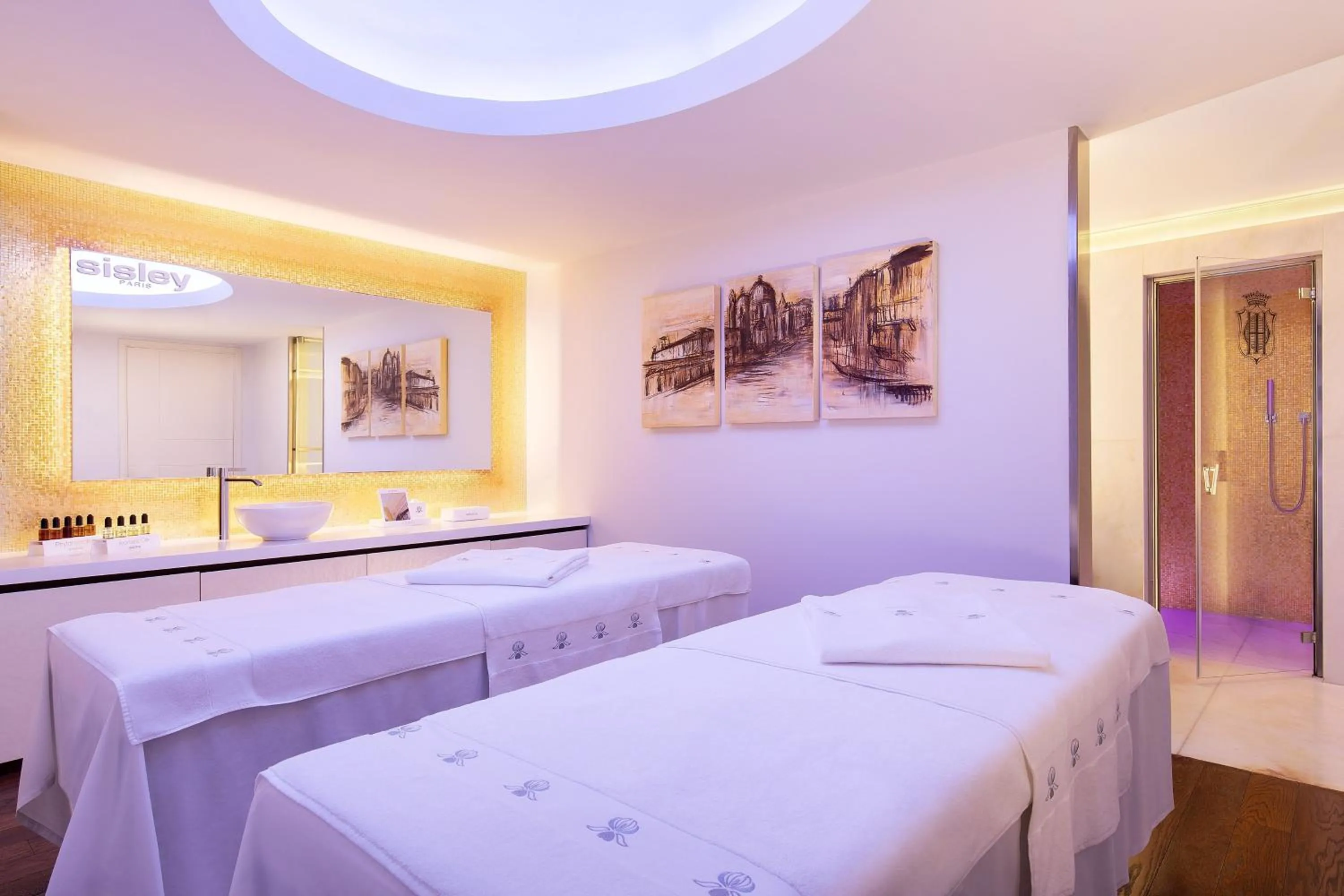Spa and wellness centre/facilities, Bed in The Gritti Palace, a Luxury Collection Hotel, Venice