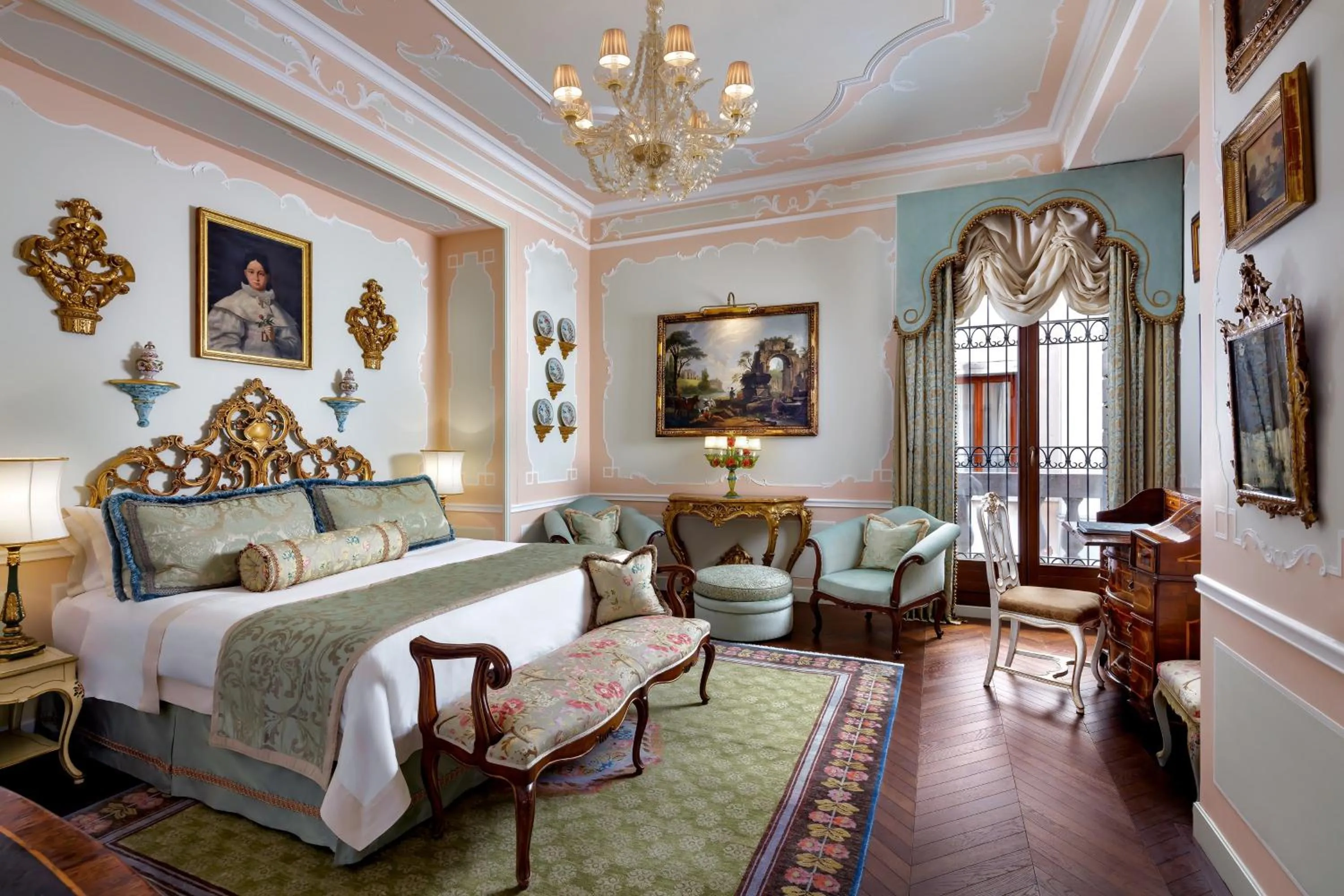 Photo of the whole room, Bed in The Gritti Palace, a Luxury Collection Hotel, Venice