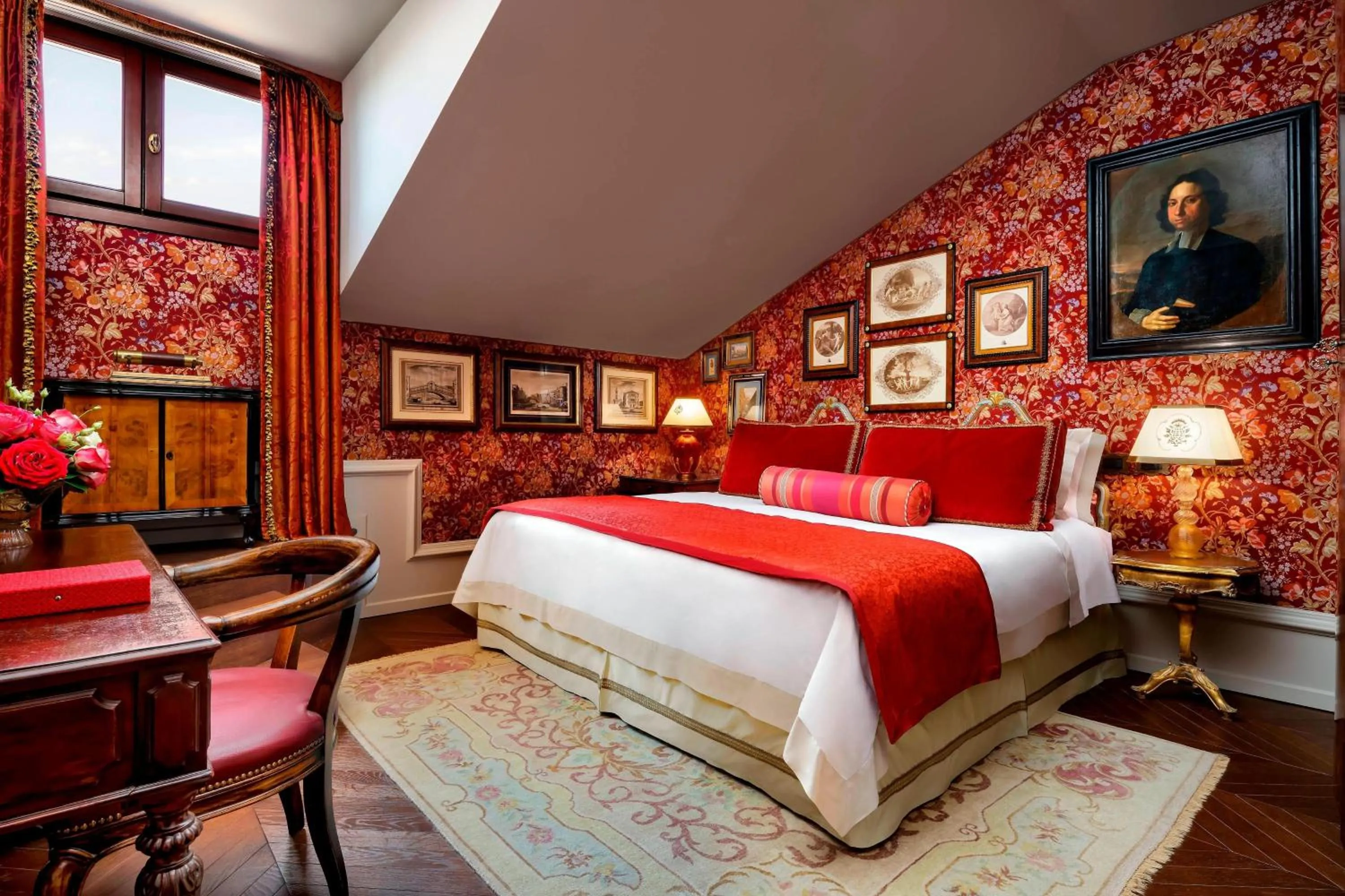 Photo of the whole room, Bed in The Gritti Palace, a Luxury Collection Hotel, Venice