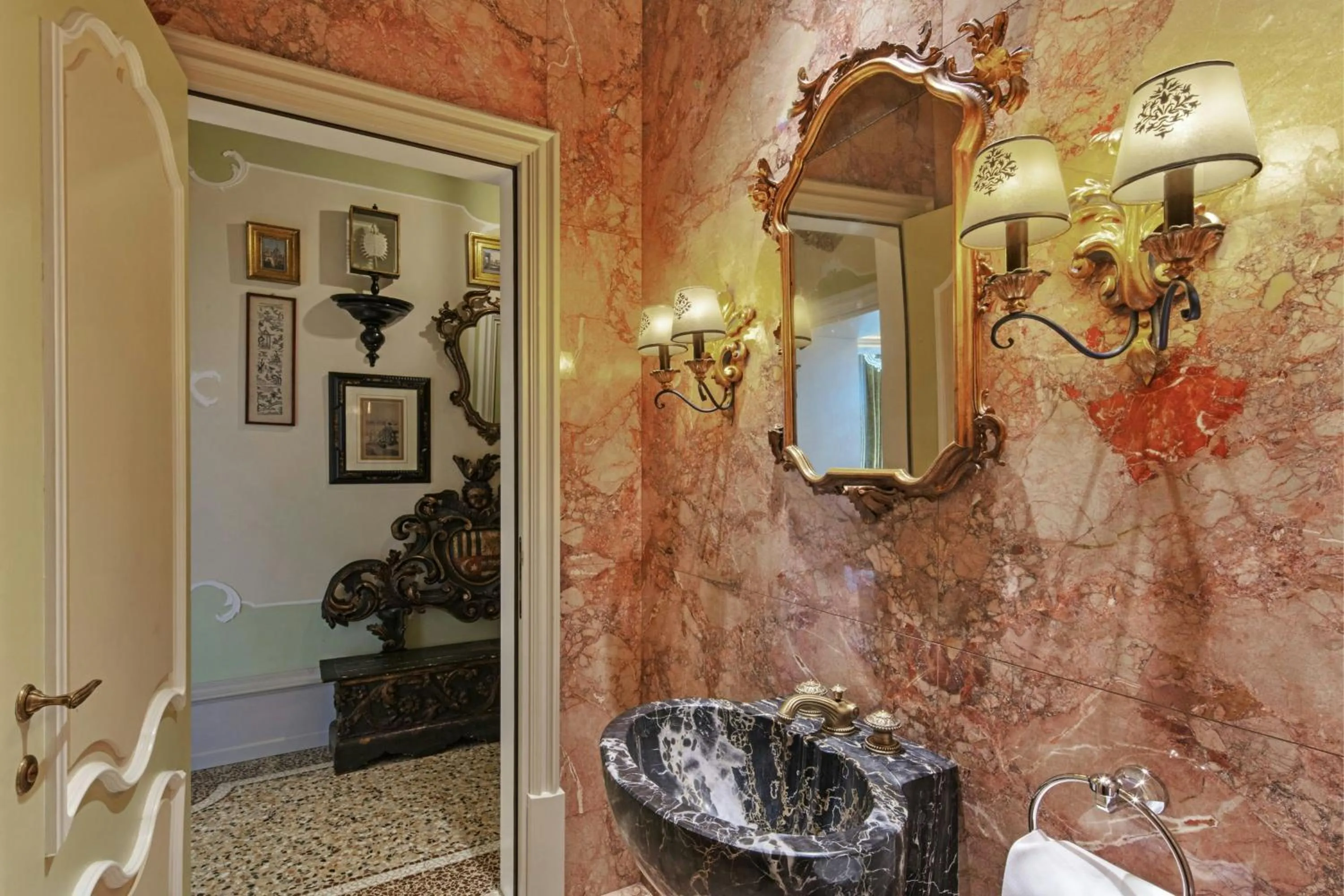 Bathroom in The Gritti Palace, a Luxury Collection Hotel, Venice