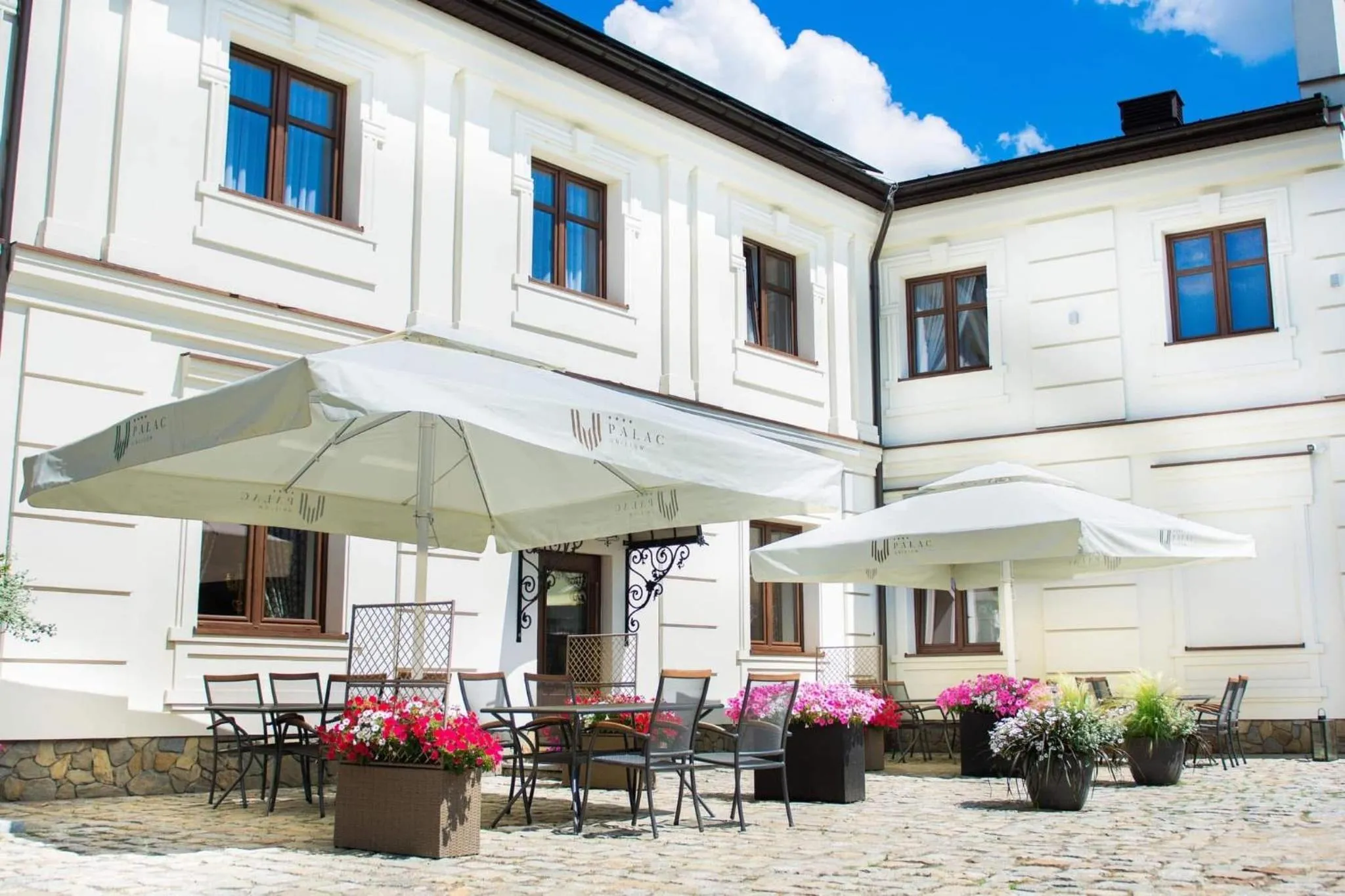 Property building in Pałac Uniejów