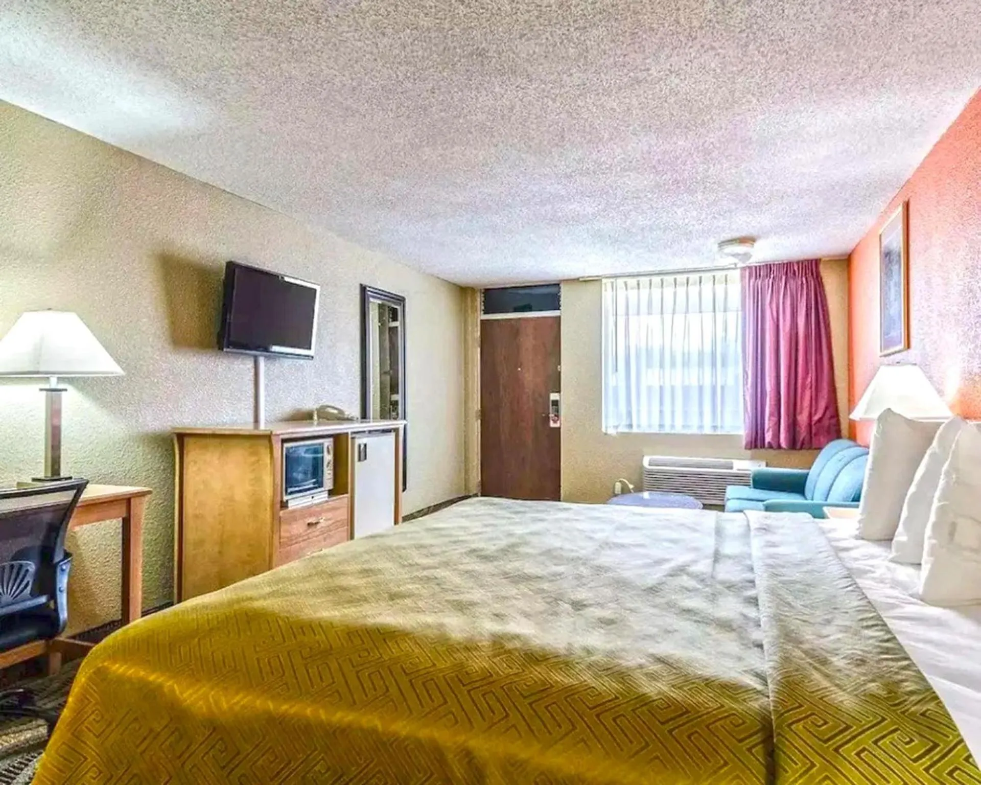 Bed in Marifah Inn Salina