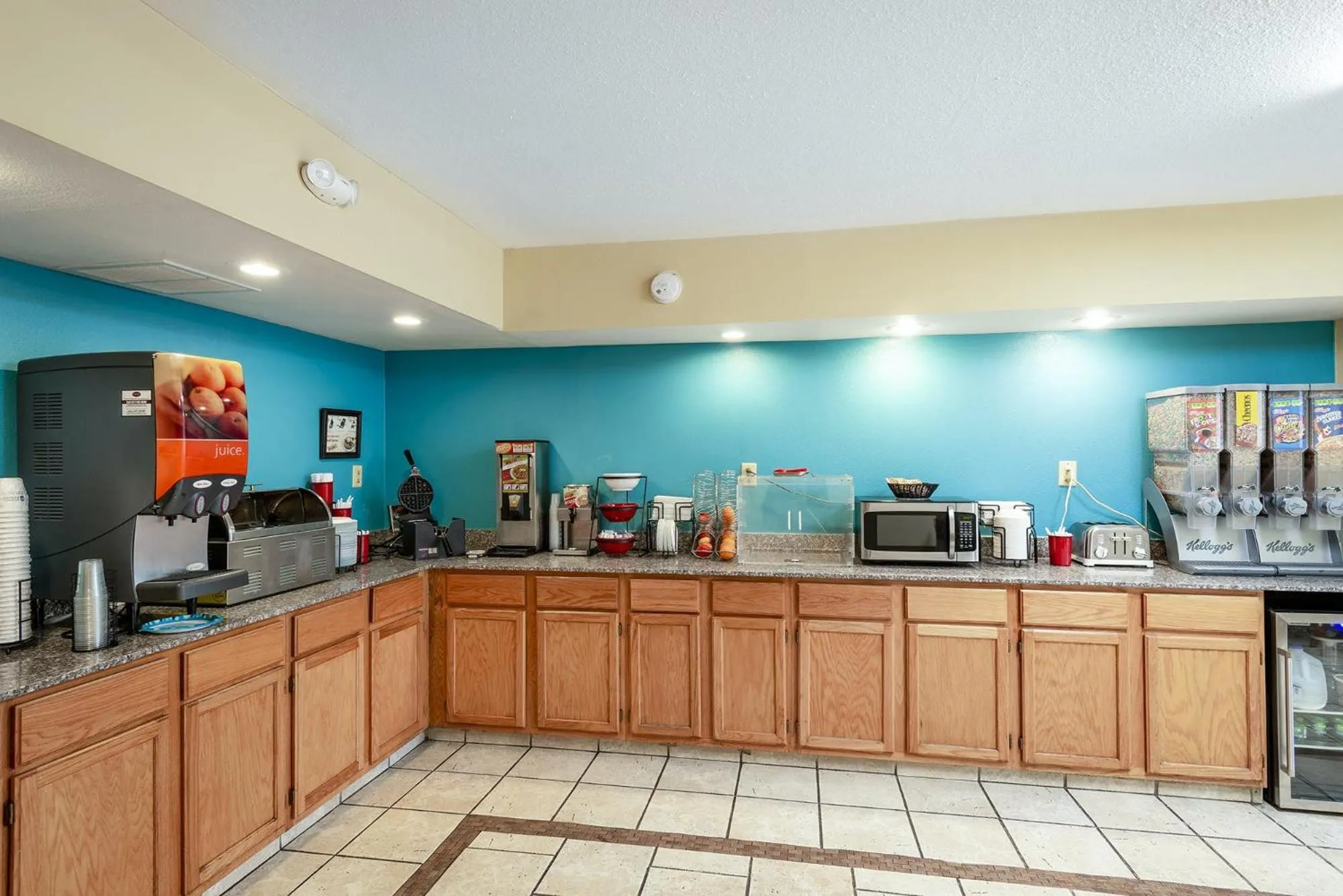 Breakfast in Marifah Inn Salina