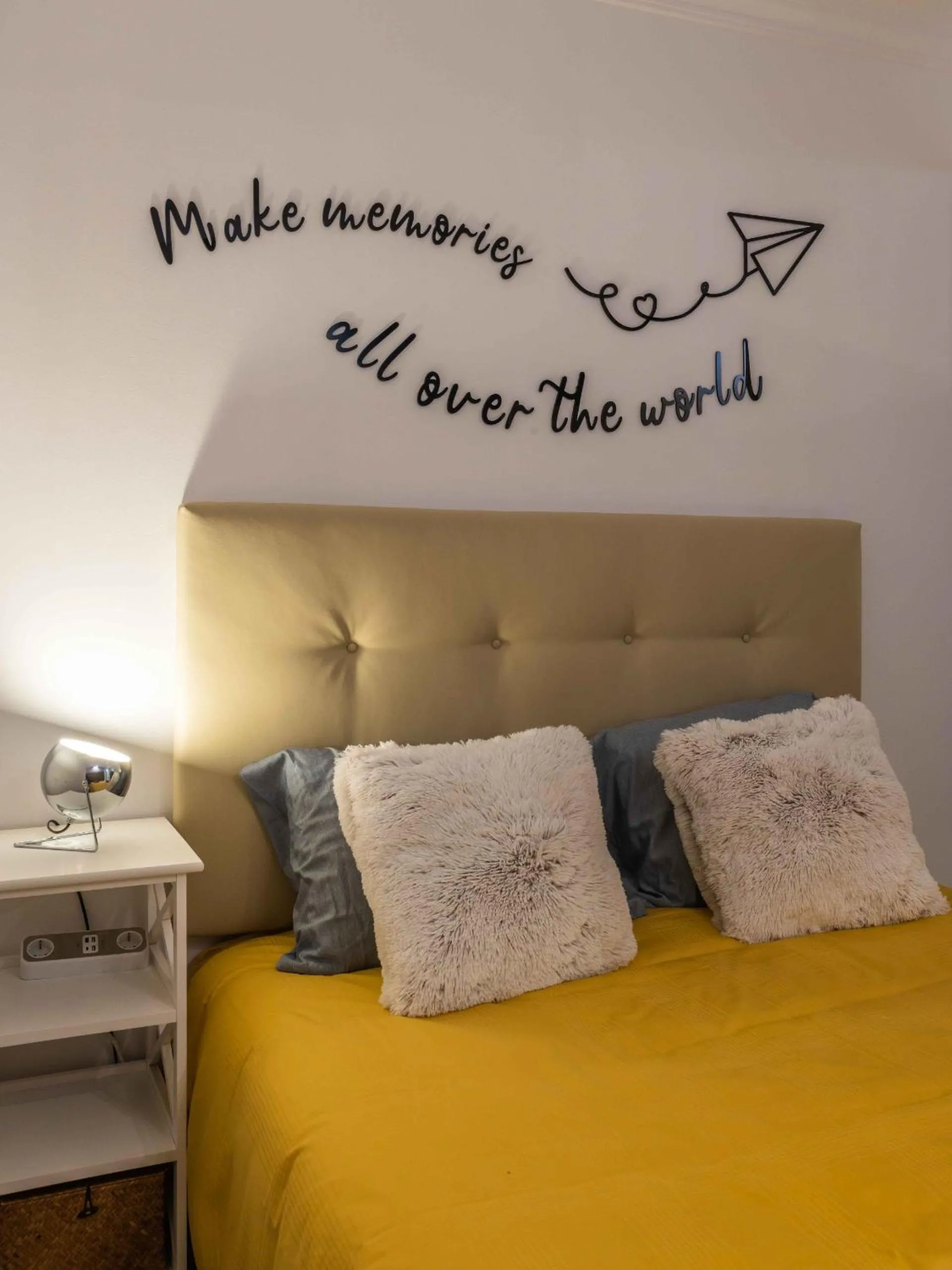 Bed in Salgados 2-Bedroom Apartment - 900m from the Beach - Wifi