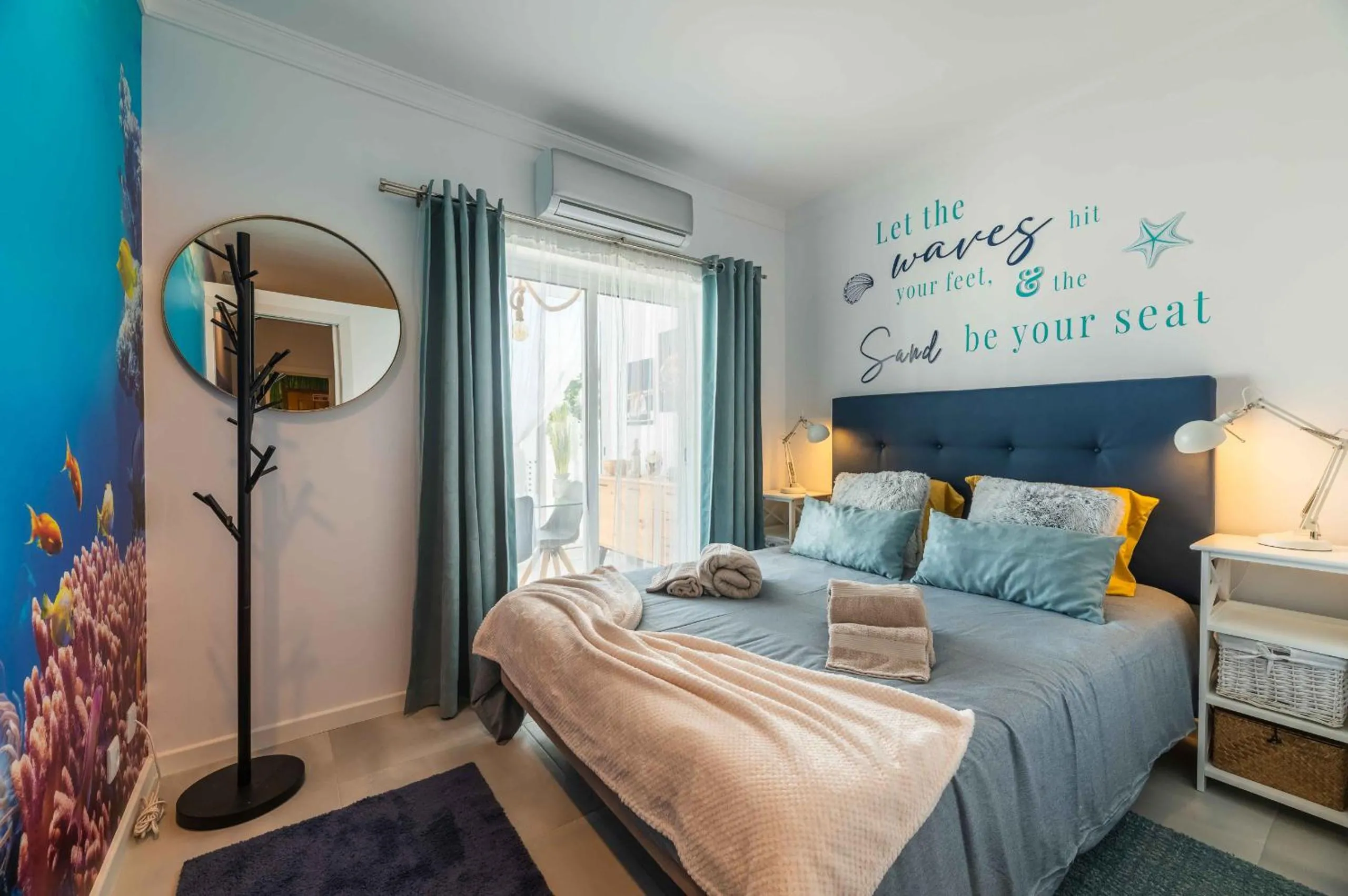Bed in Salgados 2-Bedroom Apartment - 900m from the Beach - Wifi