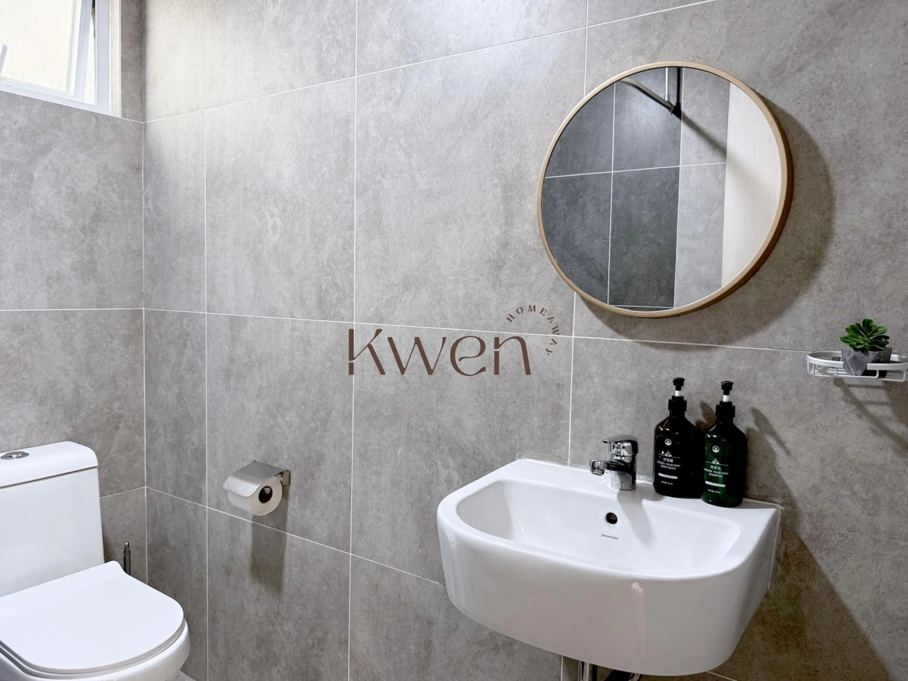 Bathroom in KWEN Suites-Tanjung Aru InfinityPool Seaview/Airport View