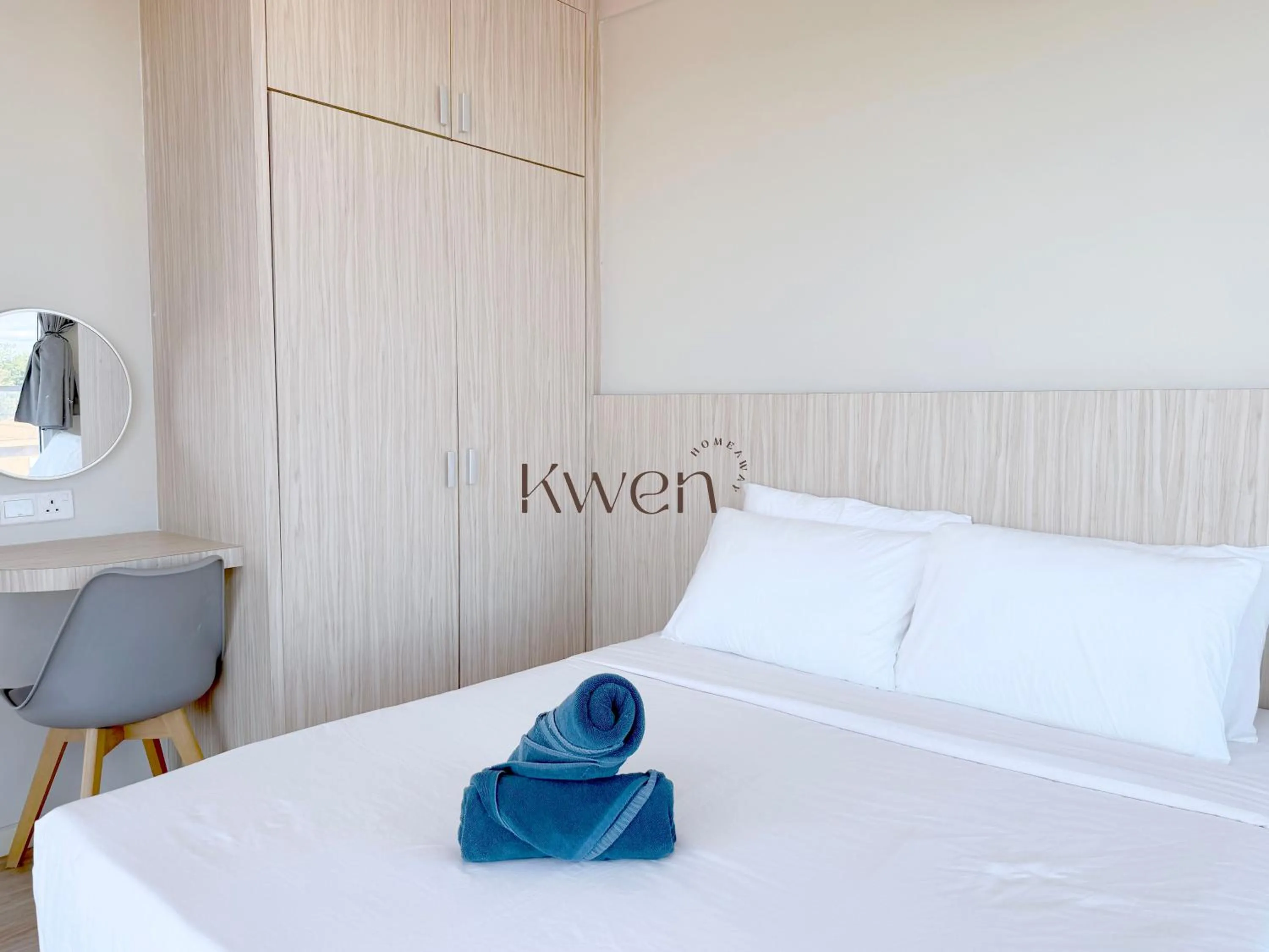 Bedroom, Bed in KWEN Suites-Tanjung Aru InfinityPool Seaview/Airport View