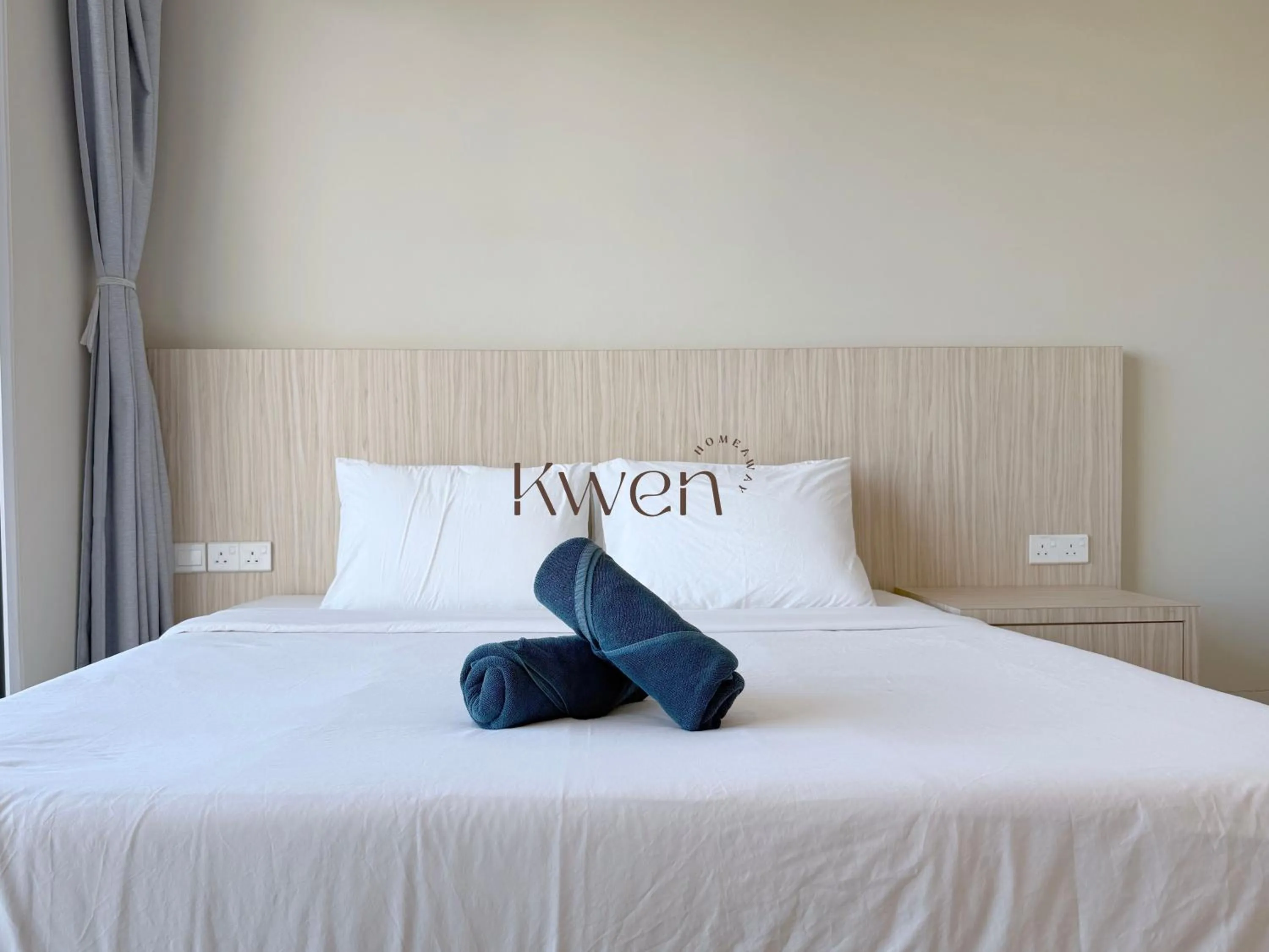 Bedroom, Bed in KWEN Suites-Tanjung Aru InfinityPool Seaview/Airport View