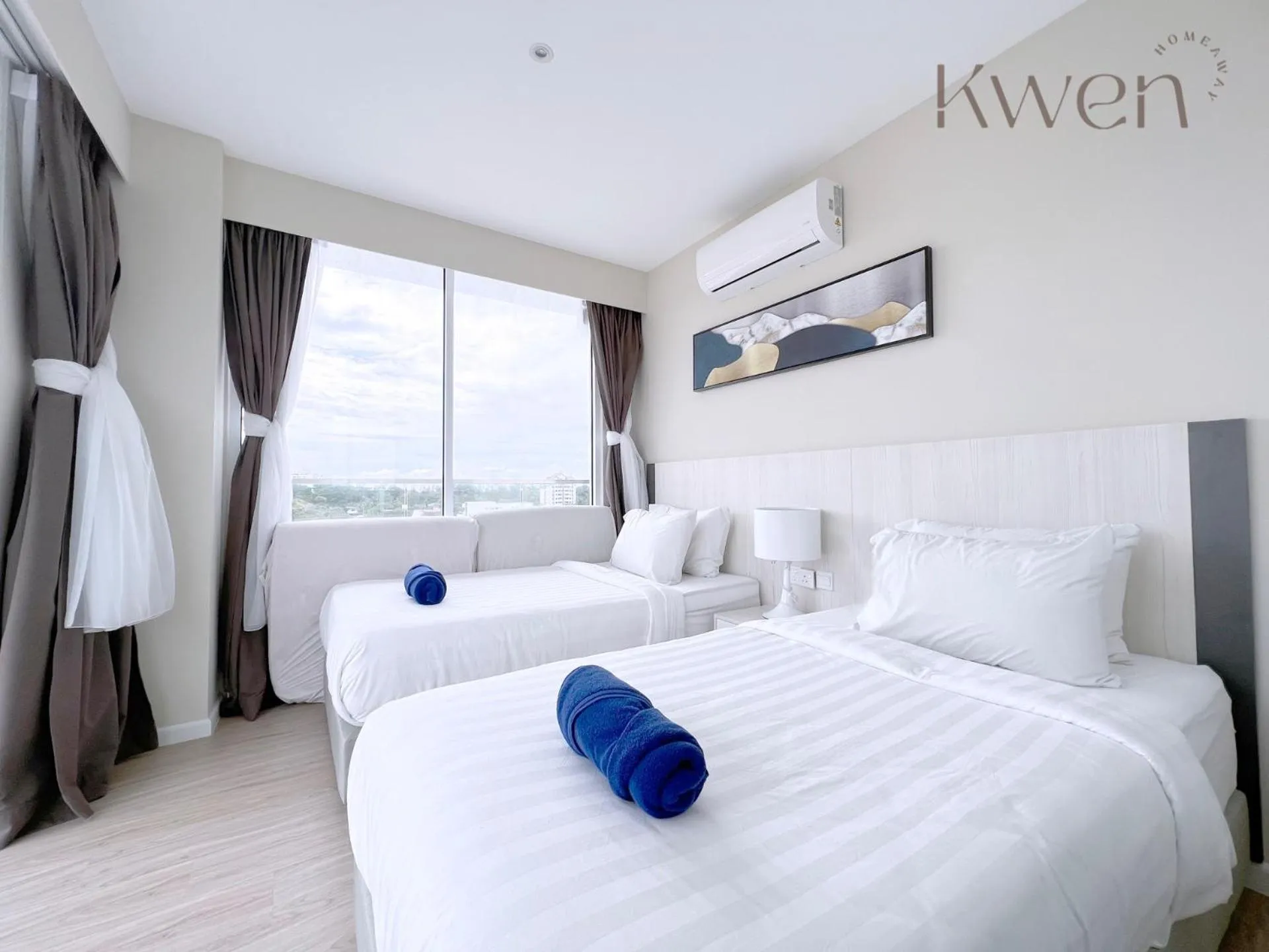 Bedroom, Bed in KWEN Suites-Tanjung Aru InfinityPool Seaview/Airport View