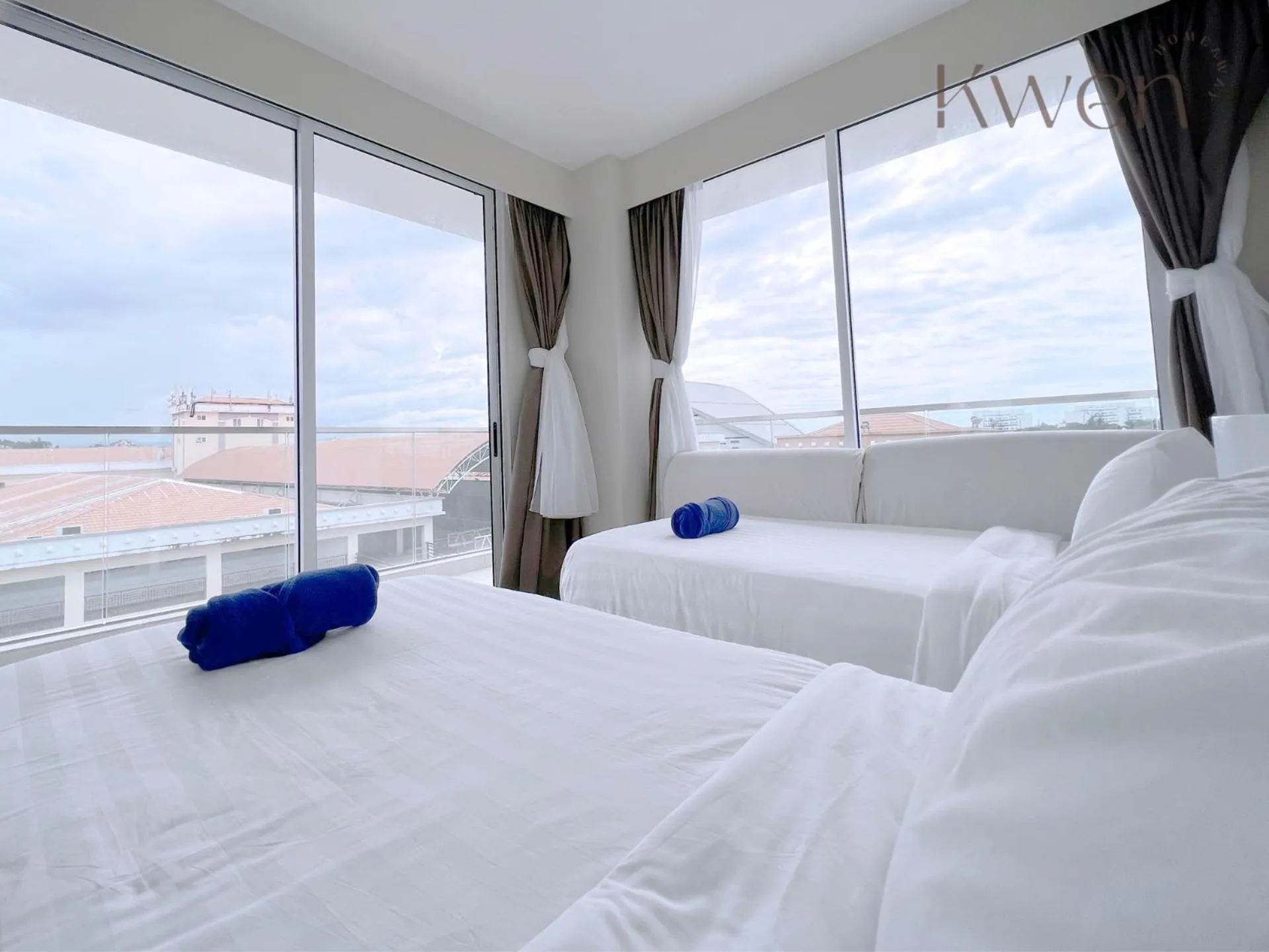 Bedroom, Bed in KWEN Suites-Tanjung Aru InfinityPool Seaview/Airport View