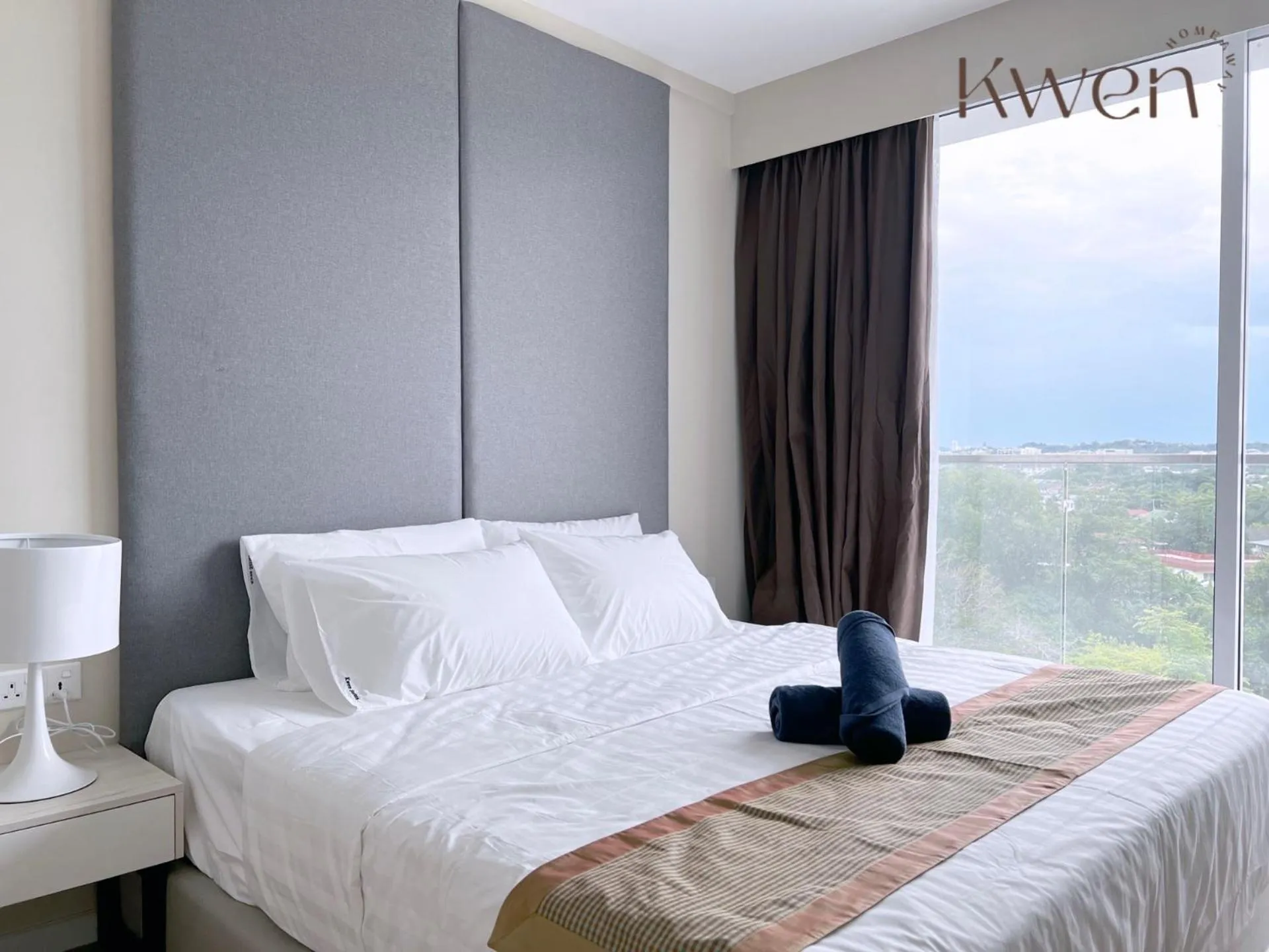 Bedroom, Bed in KWEN Suites-Tanjung Aru InfinityPool Seaview/Airport View