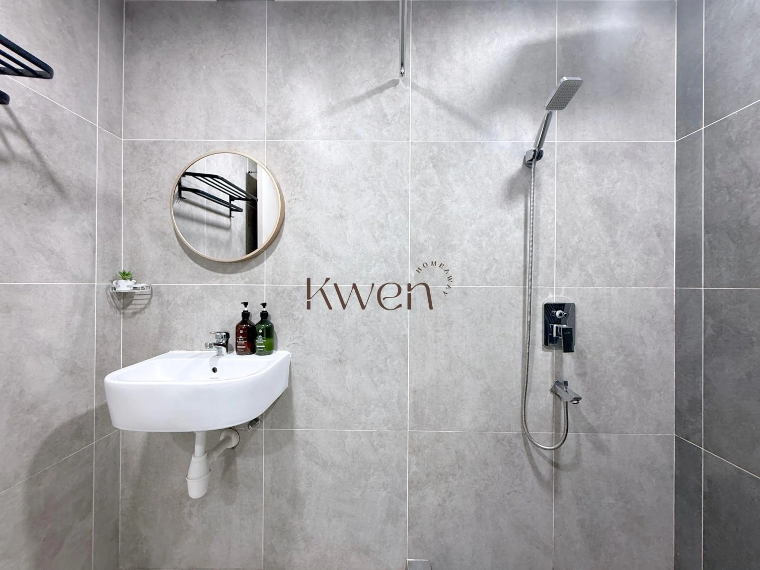 Bathroom in KWEN Suites-Tanjung Aru InfinityPool Seaview/Airport View