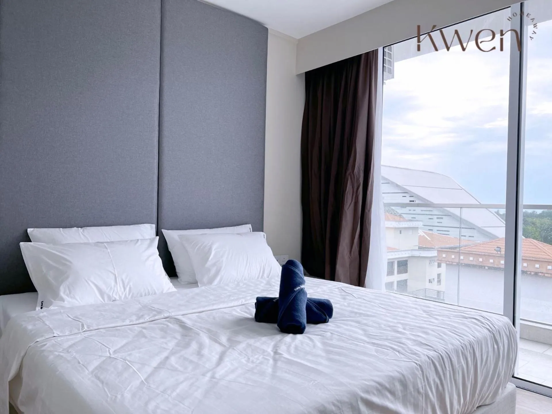 Bedroom, Bed in KWEN Suites-Tanjung Aru InfinityPool Seaview/Airport View