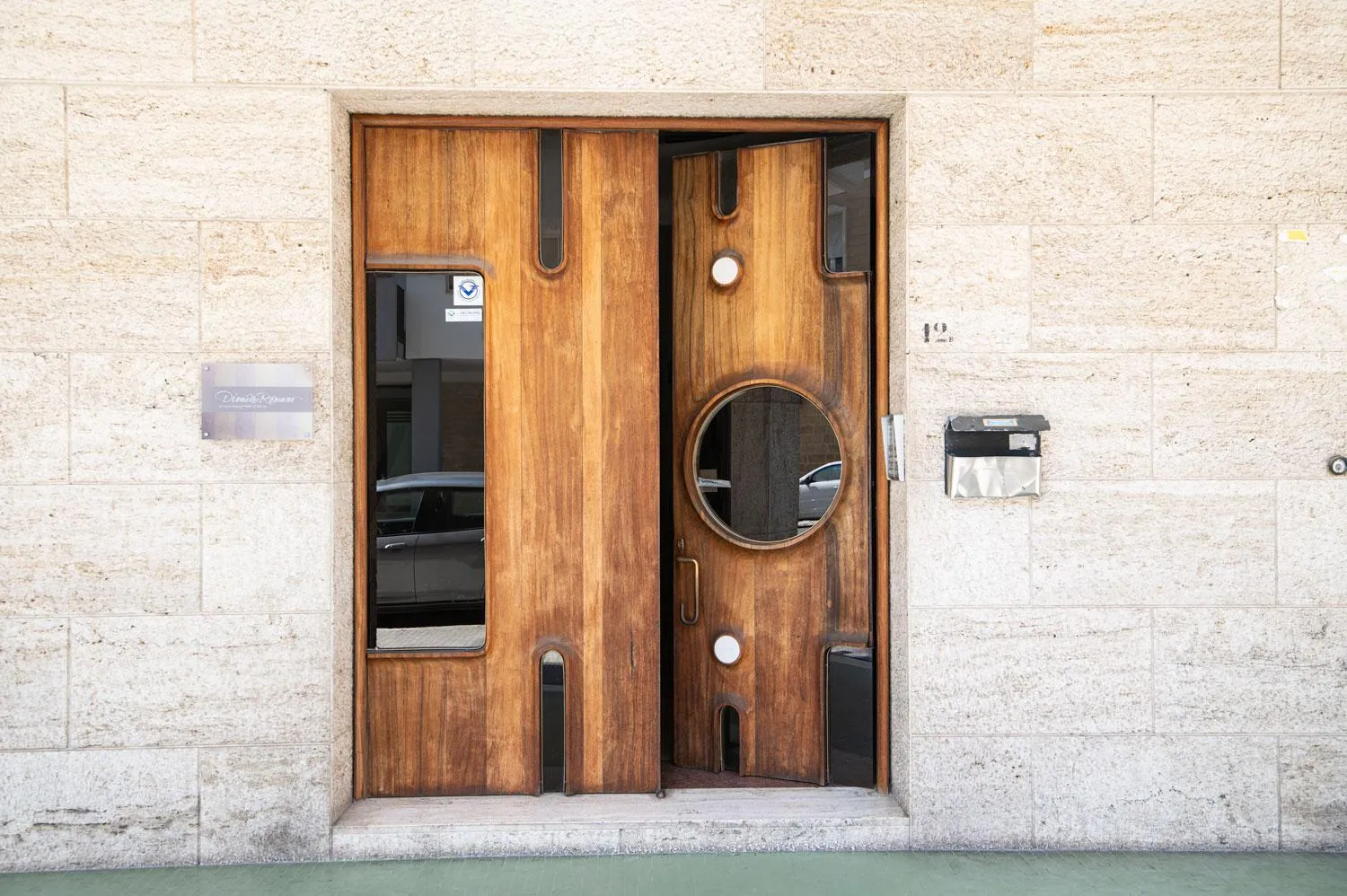Facade/entrance in Dimore Romano