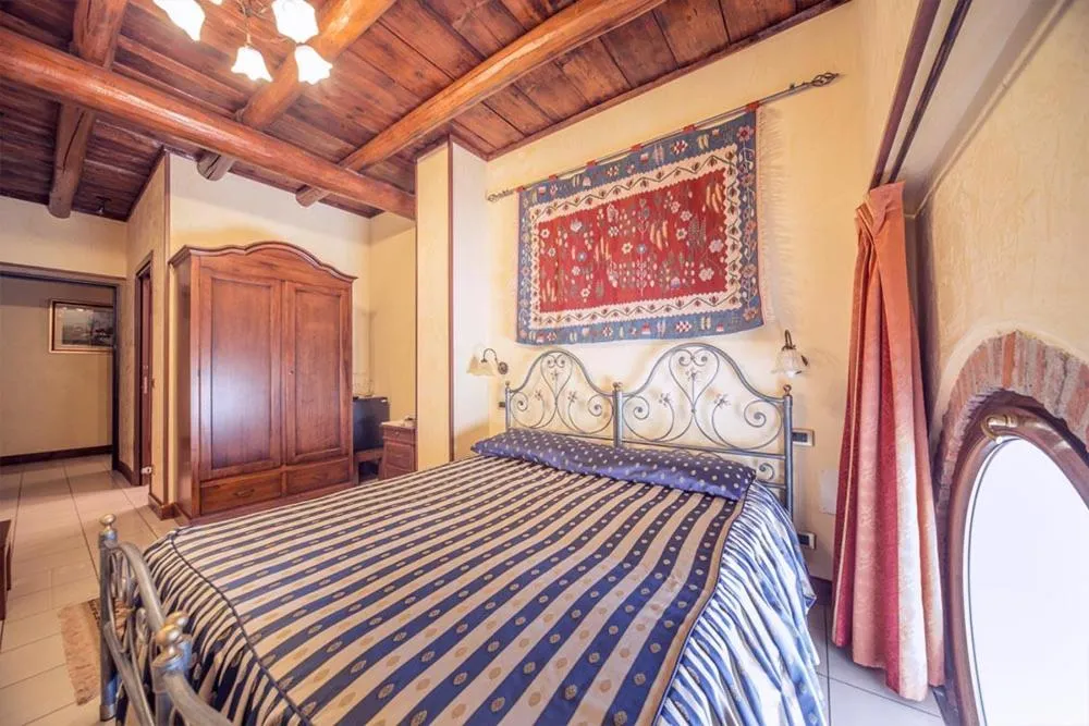 Photo of the whole room, Bed in Monte Tondo Winery