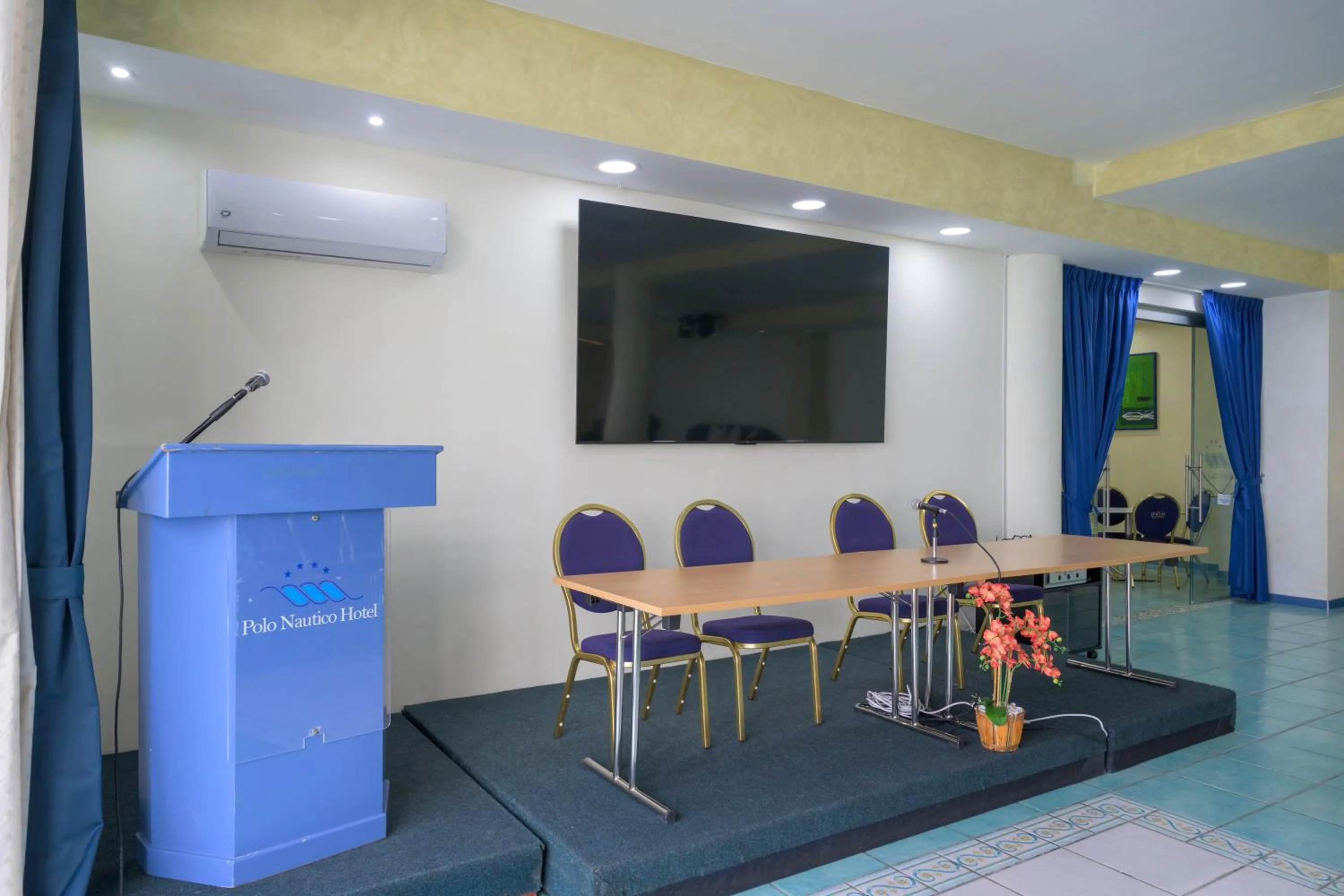 Meeting/conference room in Hotel Centro Congressi Polo Nautico