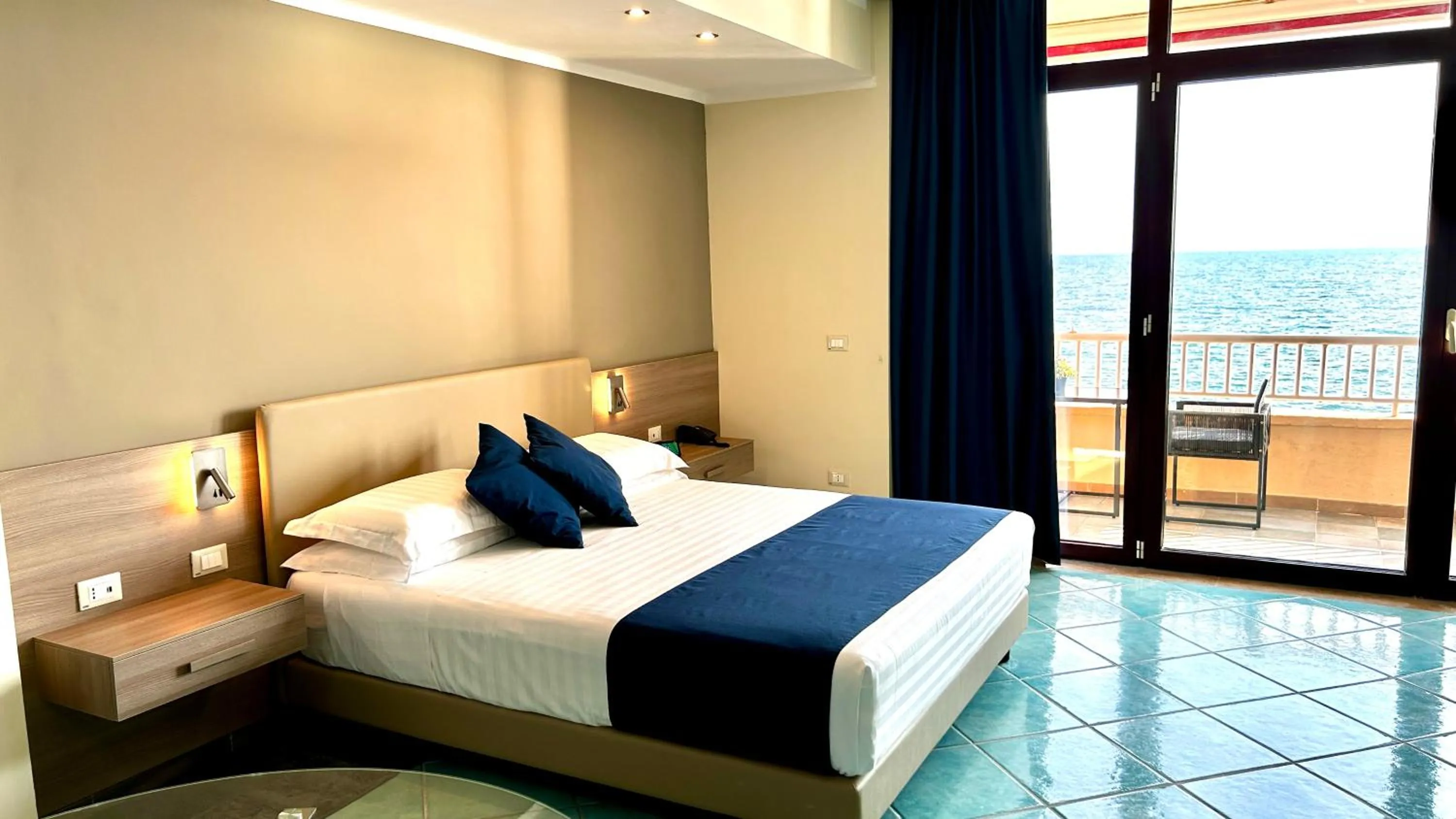 Bedroom, Bed in Hotel Centro Congressi Polo Nautico