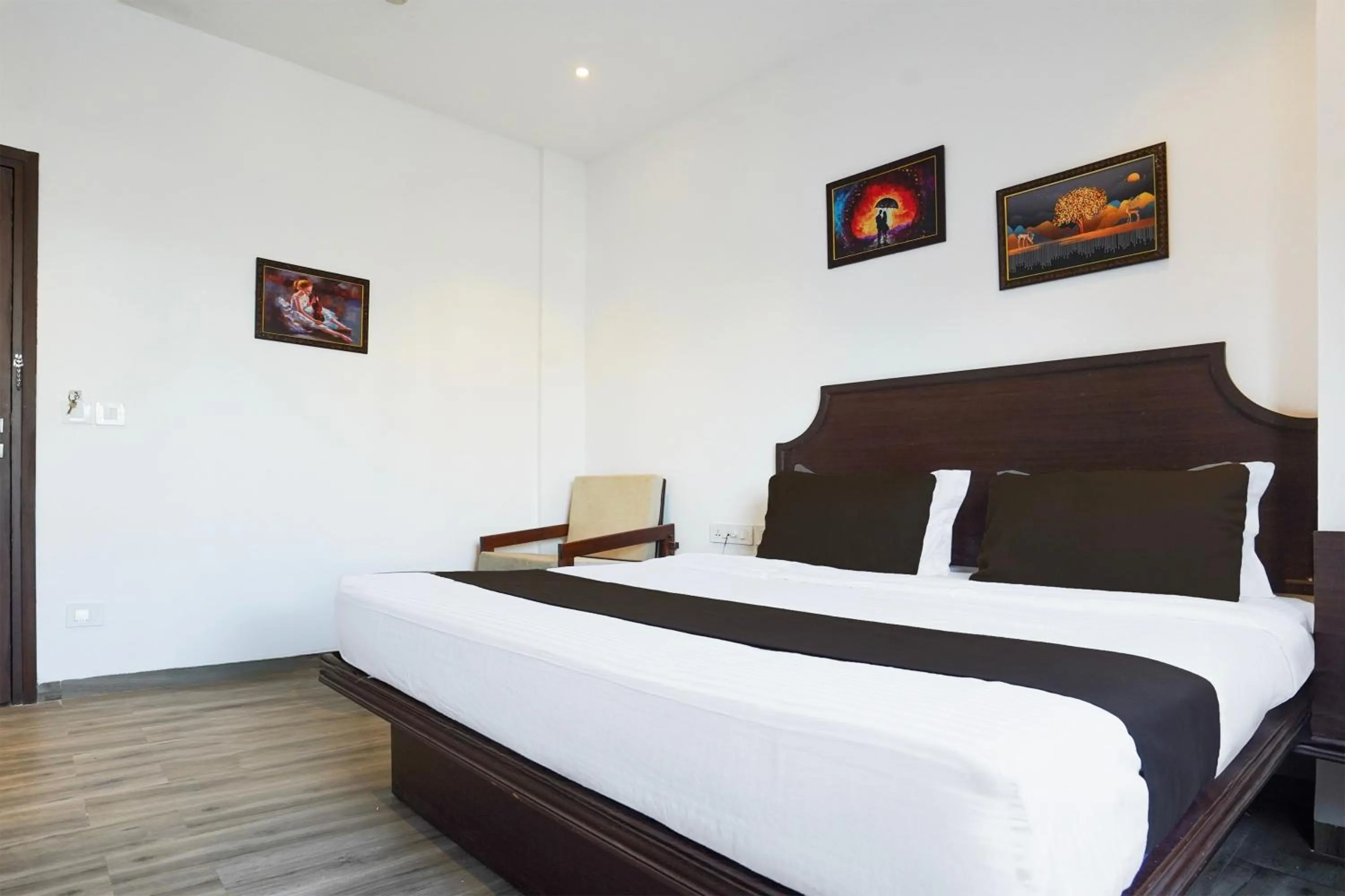 Bedroom, Bed in Super Townhouse Central Bazar Road Ramdaspeth